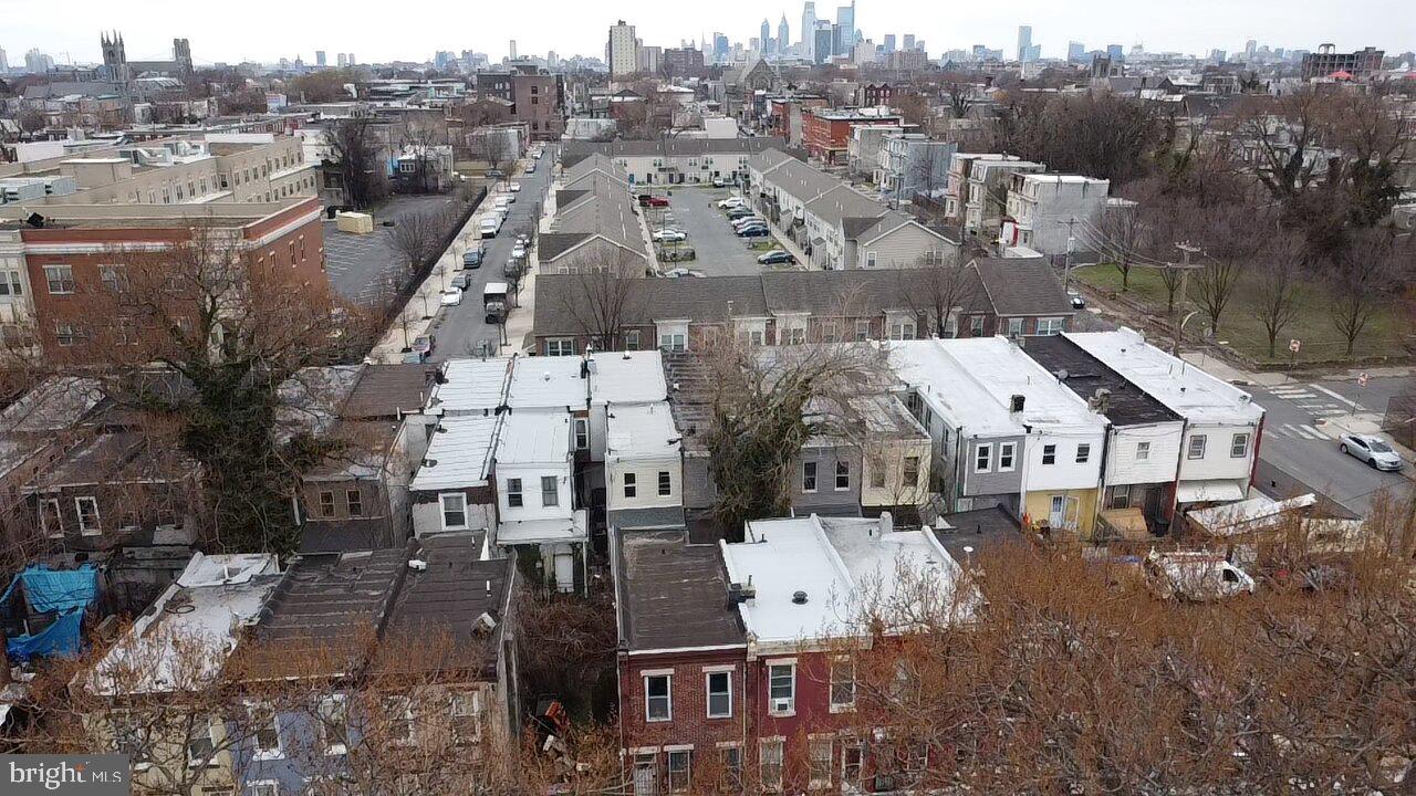 PHILADELPHIA (NORTH) - Land