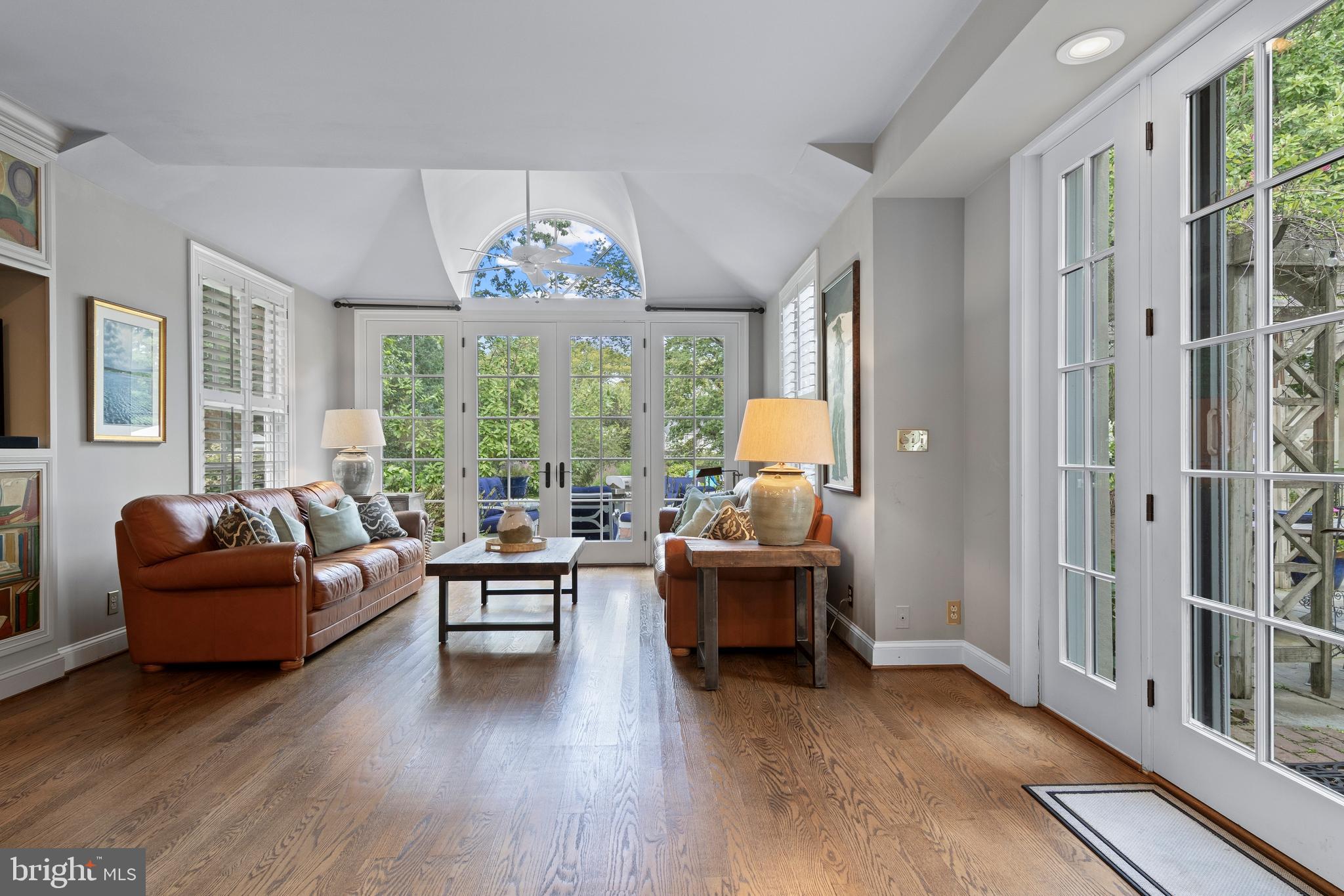 ASHWOOD MANOR - Residential