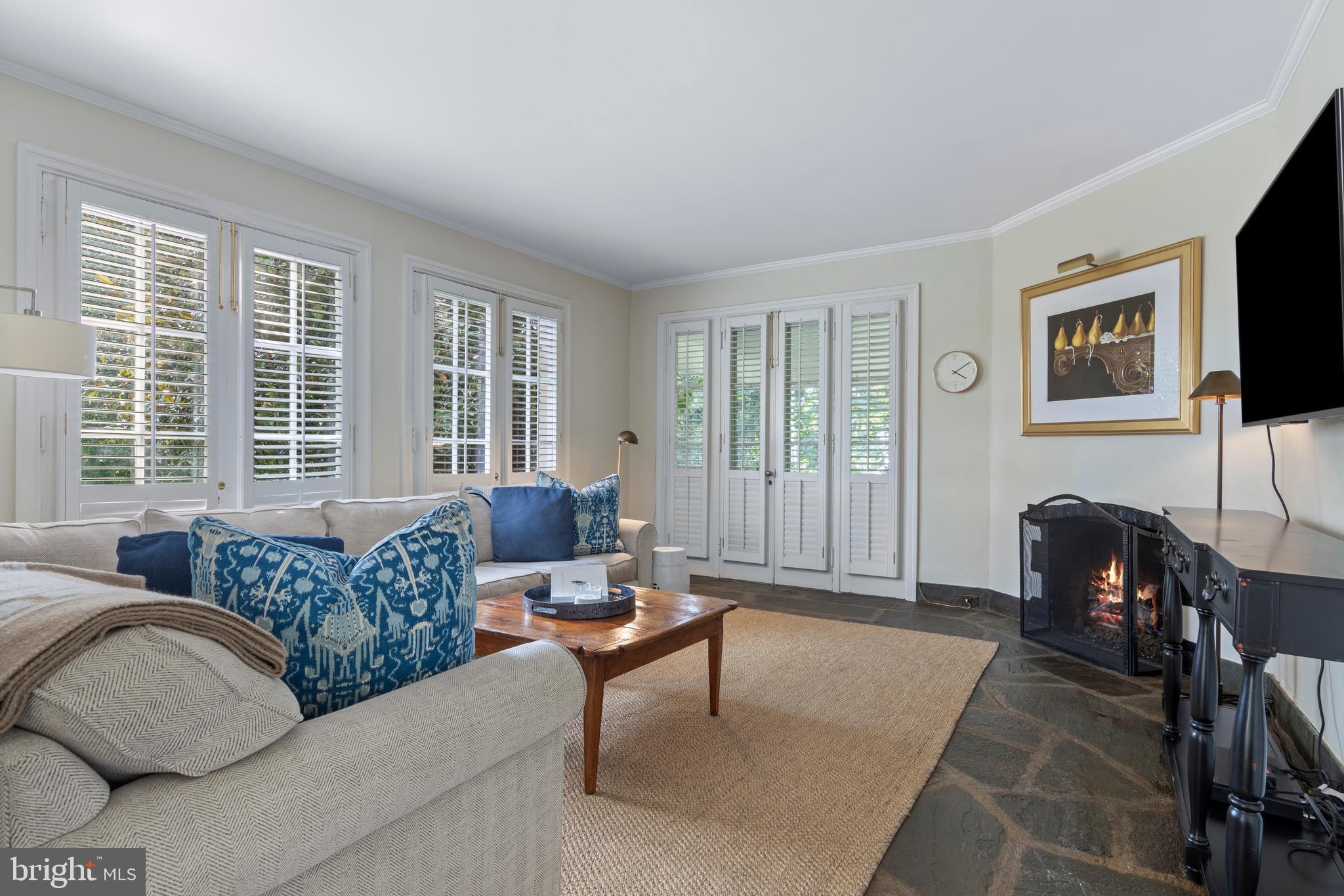 ASHWOOD MANOR - Residential