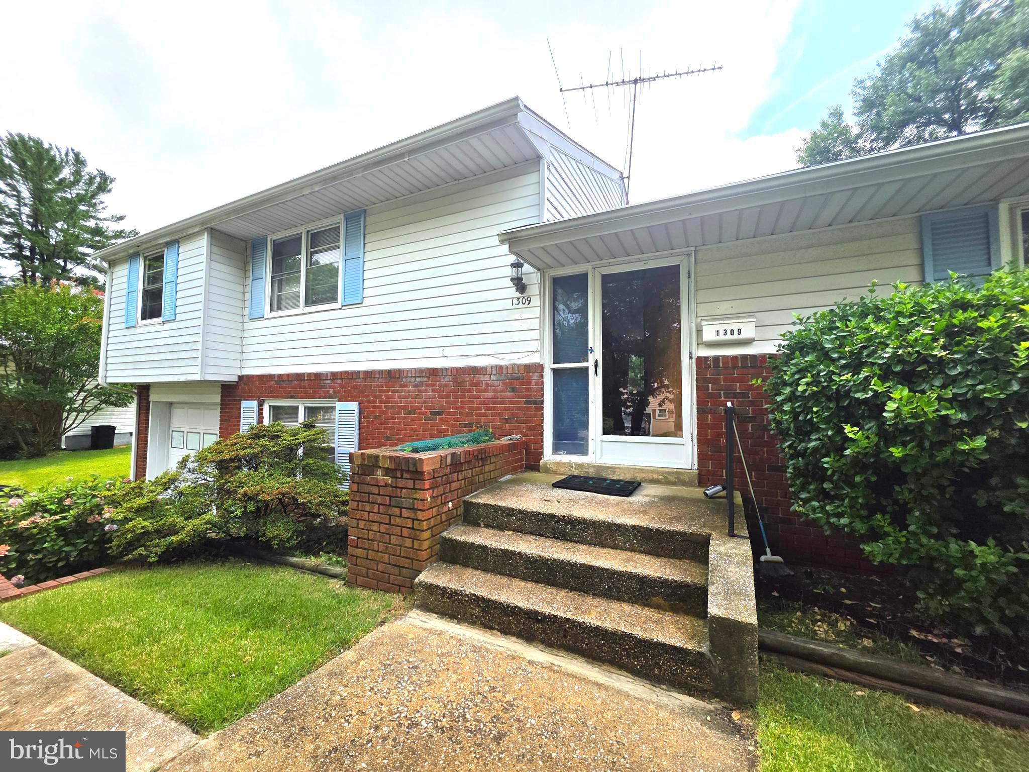 ORCHARD HILLS - Residential