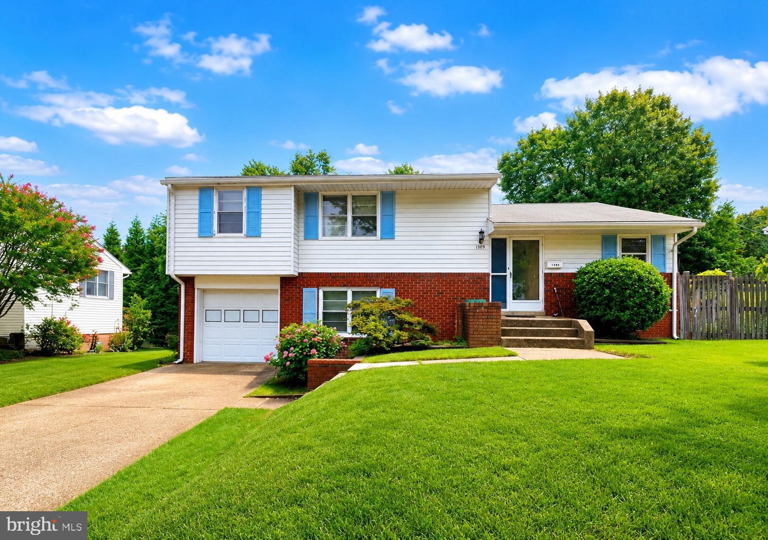 ORCHARD HILLS - Residential