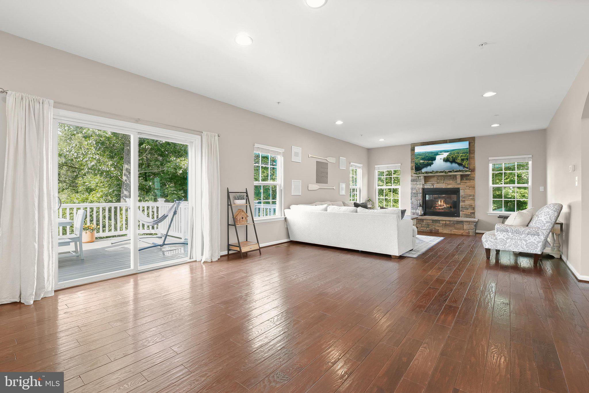 OAKMONT OVERLOOK - Residential