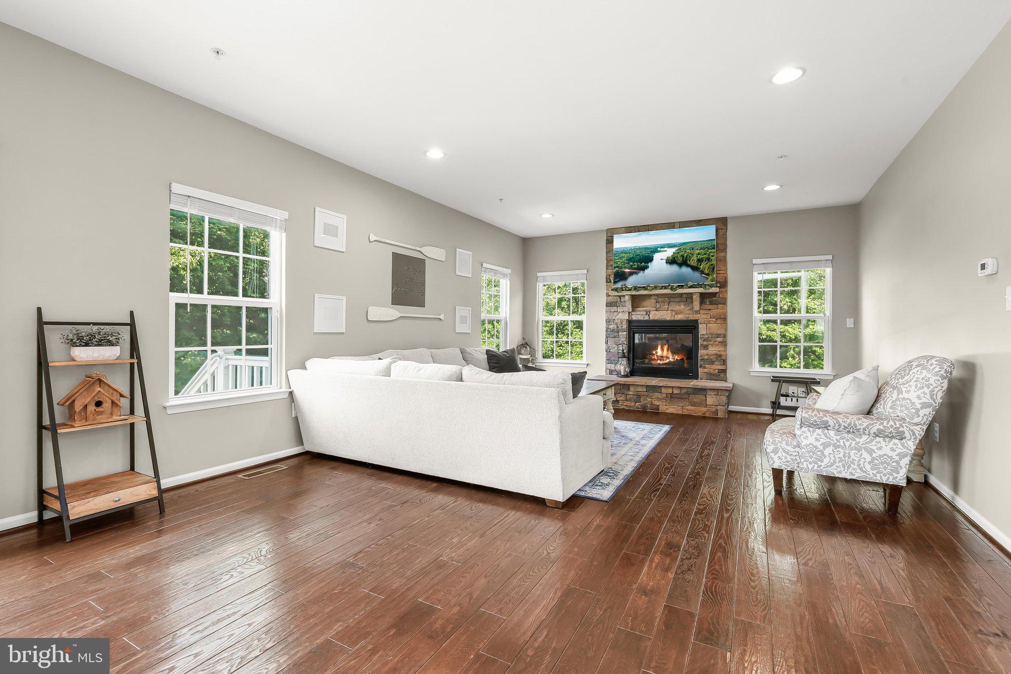 OAKMONT OVERLOOK - Residential