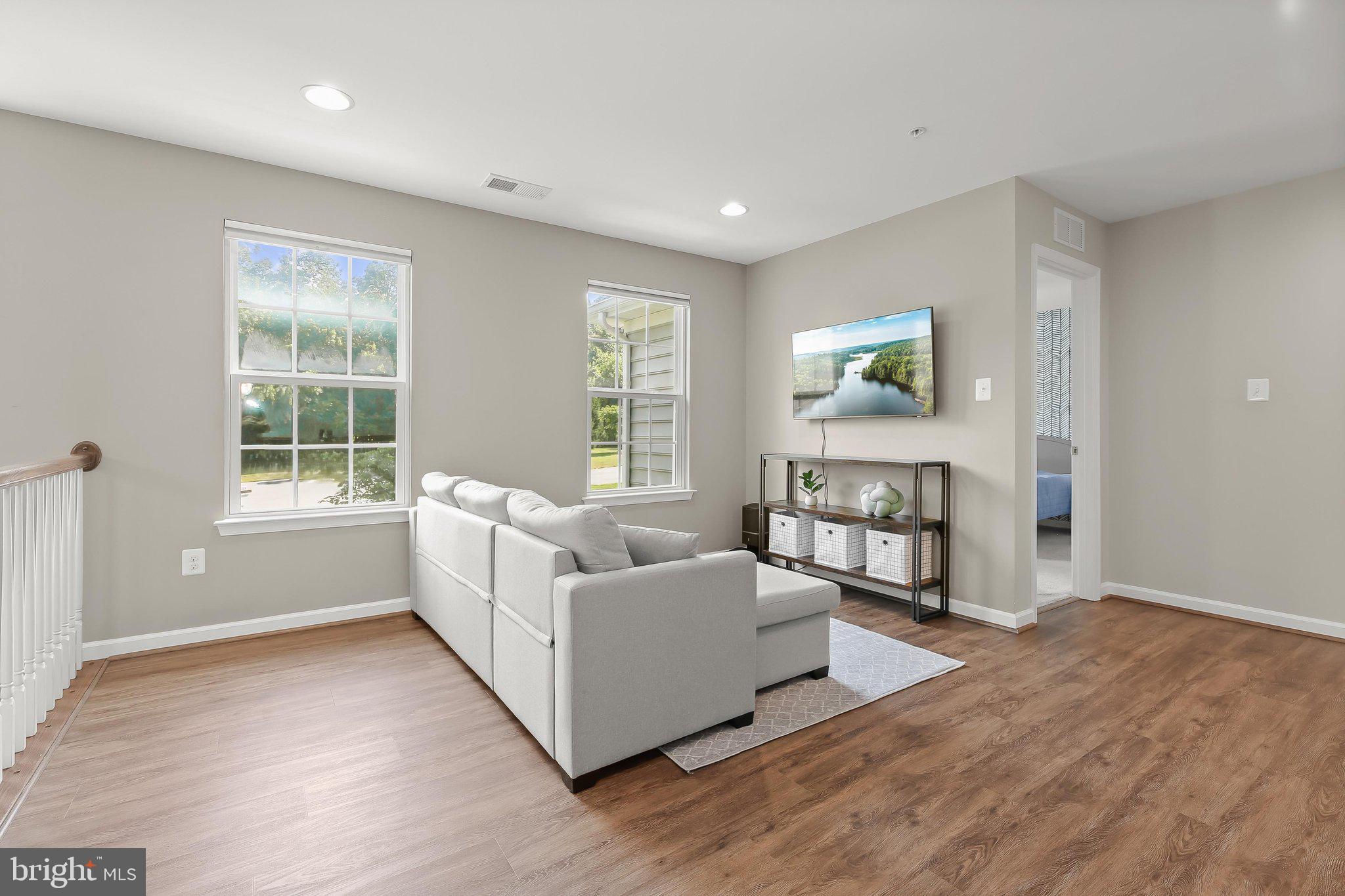 OAKMONT OVERLOOK - Residential