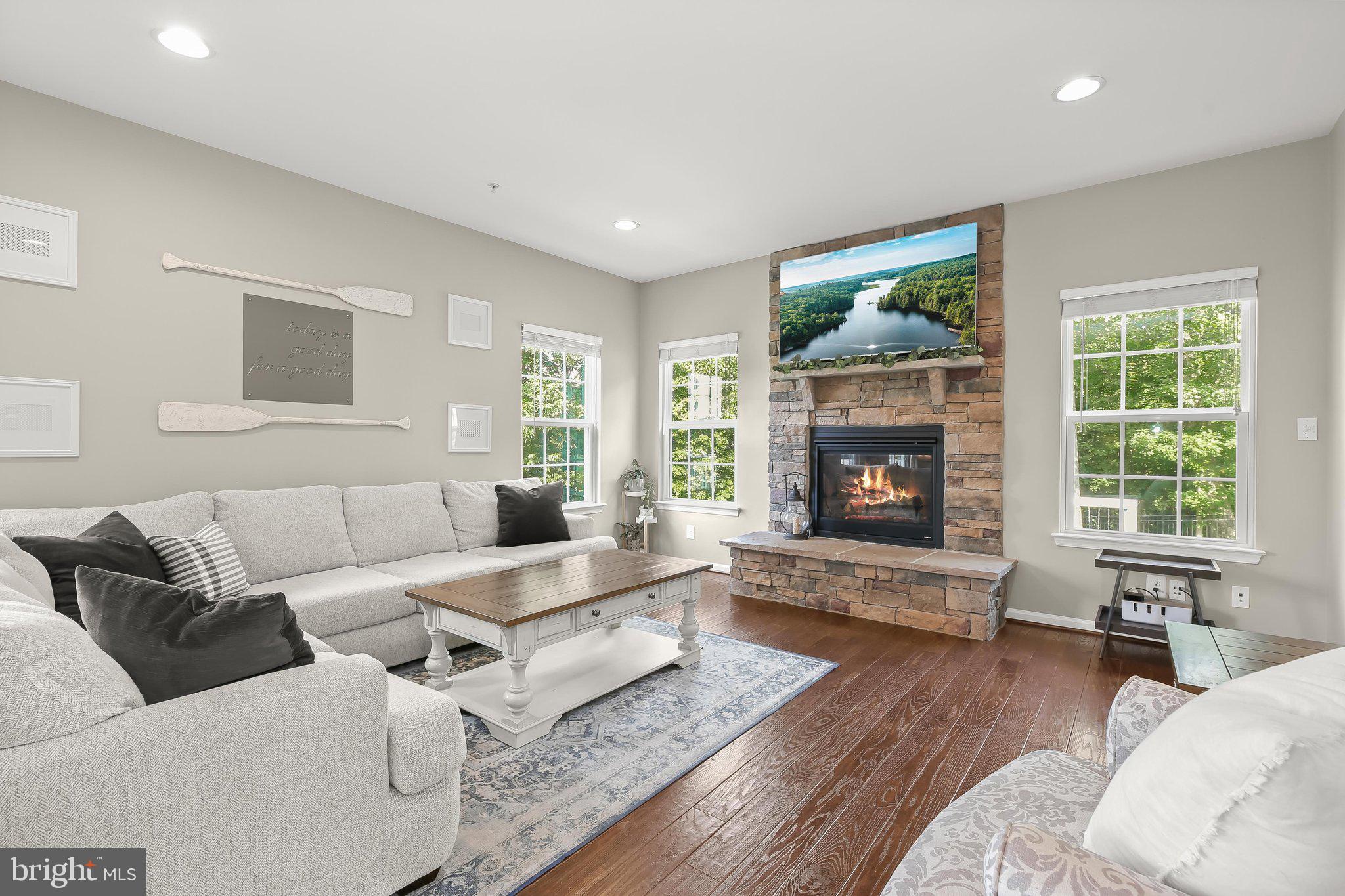 OAKMONT OVERLOOK - Residential