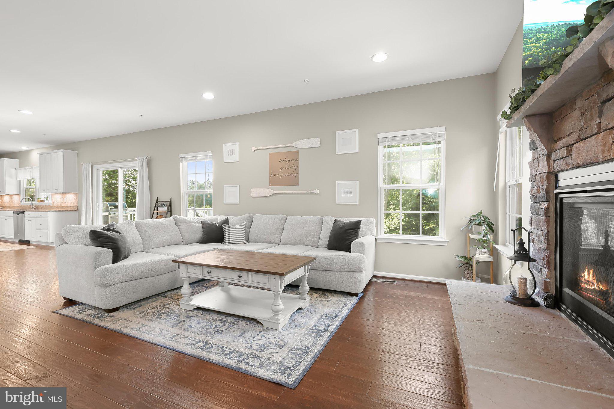 OAKMONT OVERLOOK - Residential
