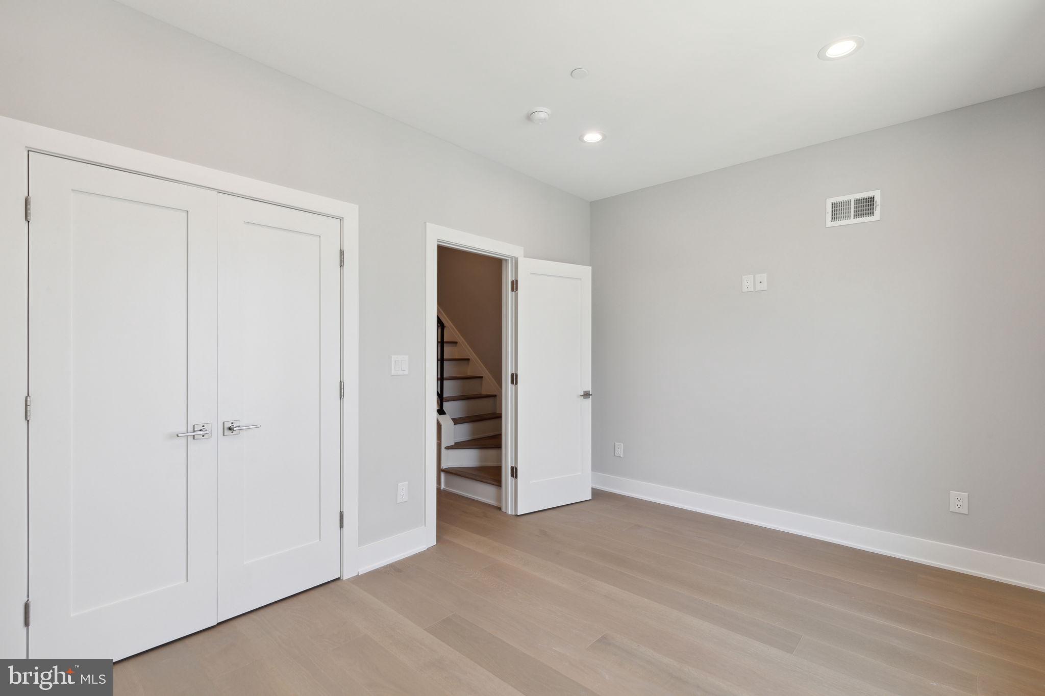 SOUTH KENSINGTON - Residential