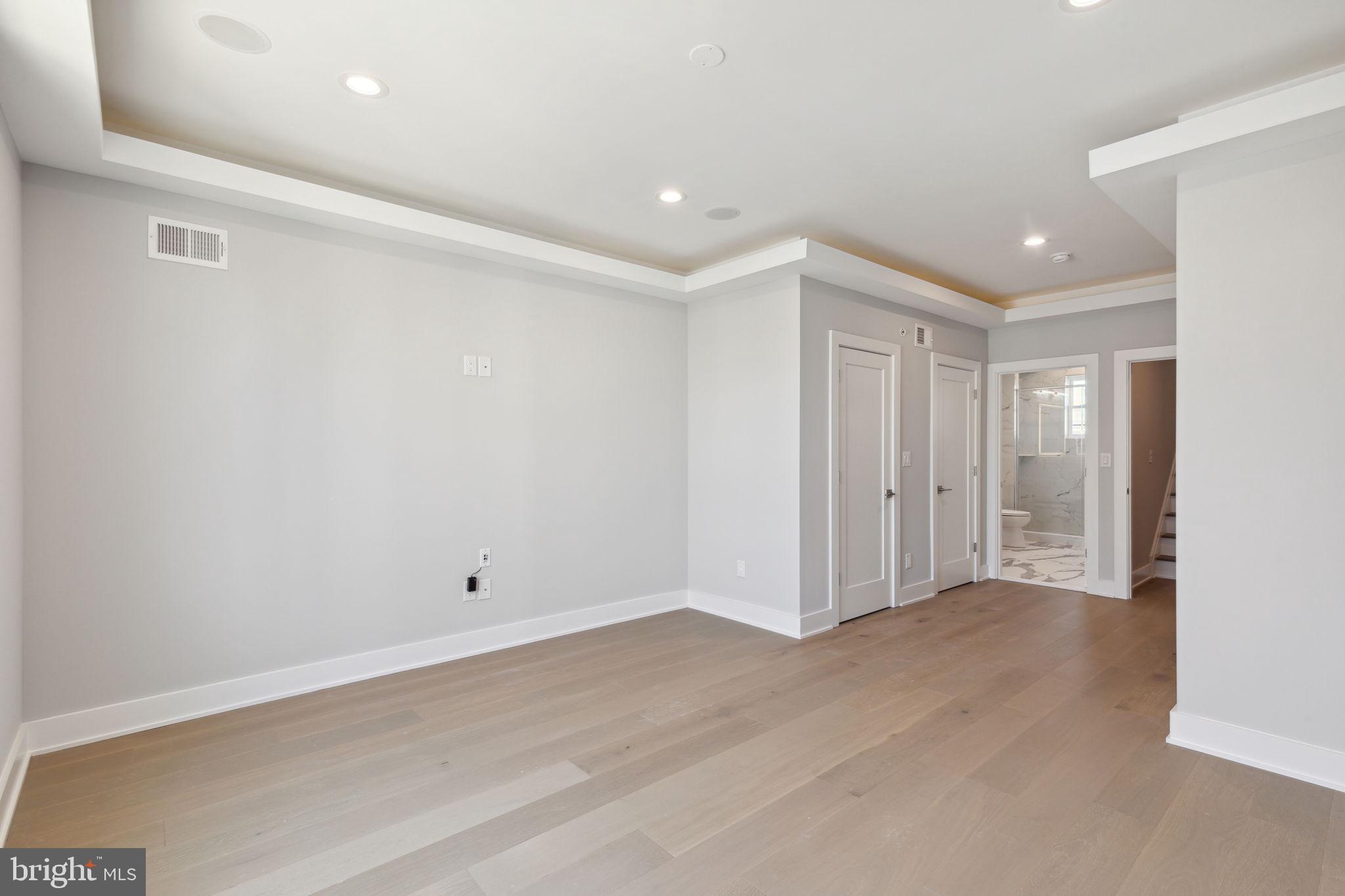 SOUTH KENSINGTON - Residential