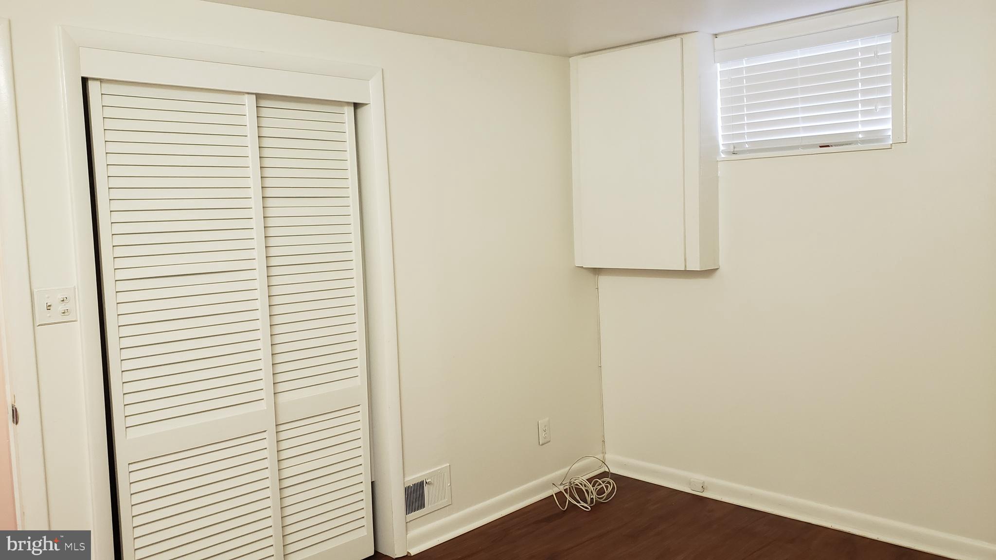 BROYHILL LANGLEY ESTATES - Residential Lease