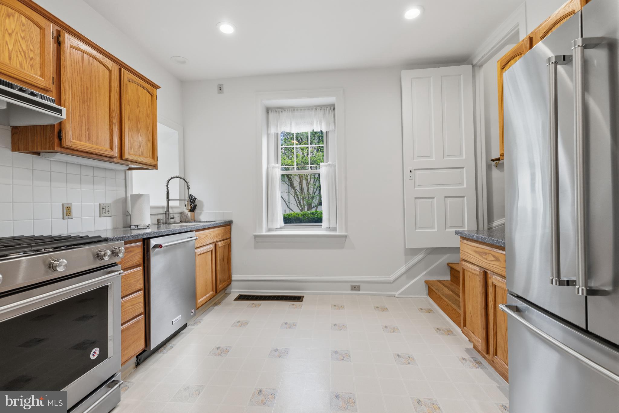 JENKINTOWN - Residential