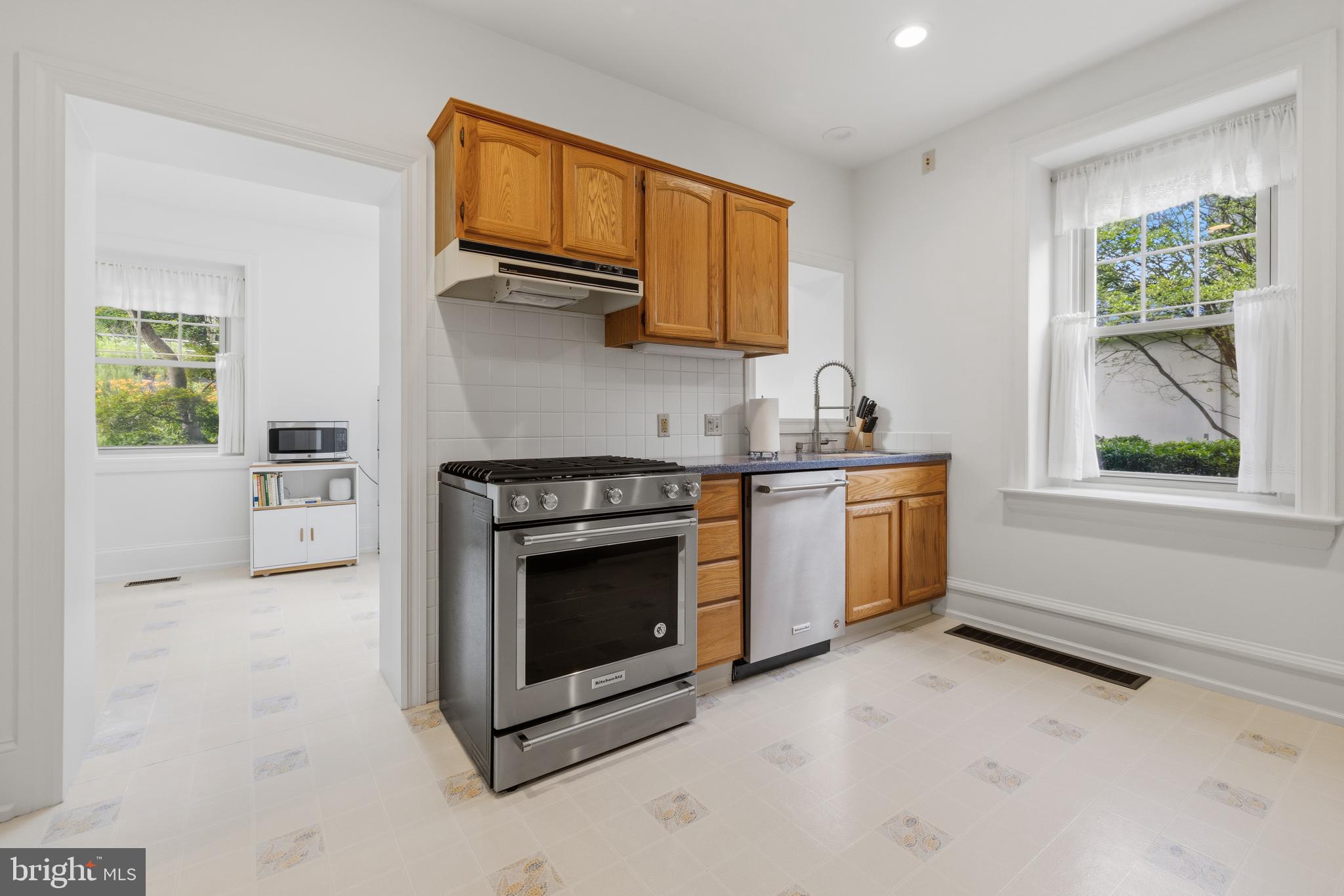 JENKINTOWN - Residential