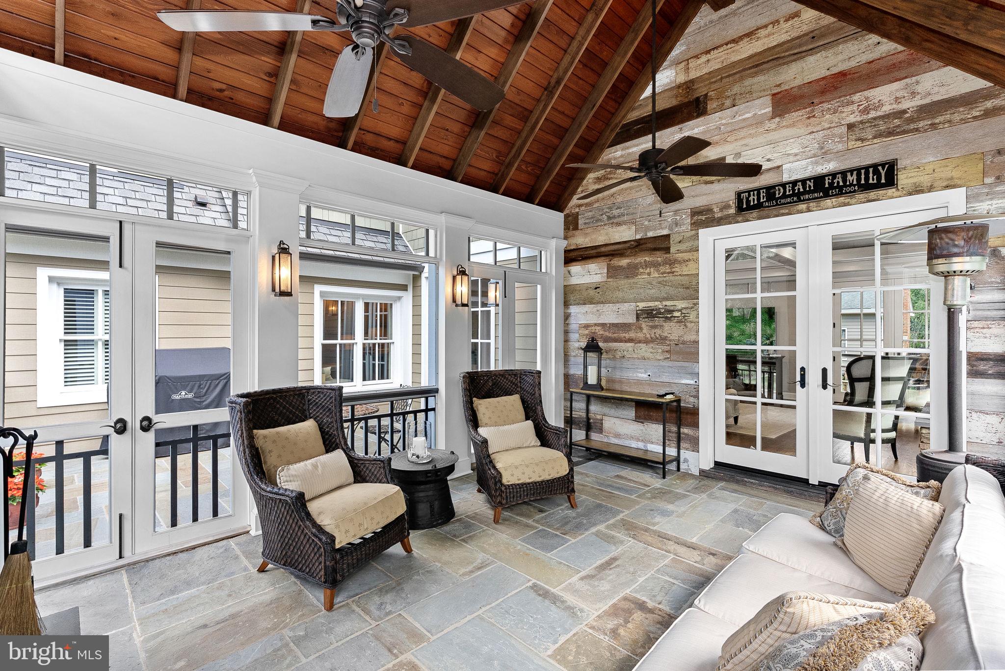 WESTHAMPTON - Residential