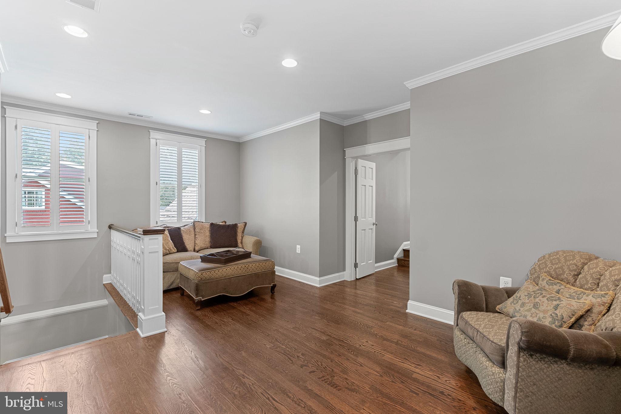 WESTHAMPTON - Residential