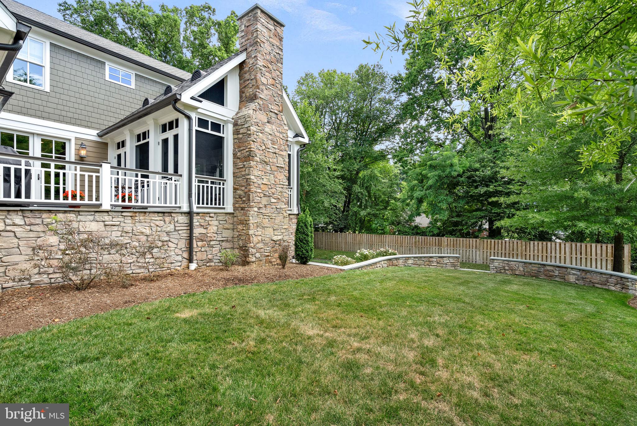 WESTHAMPTON - Residential