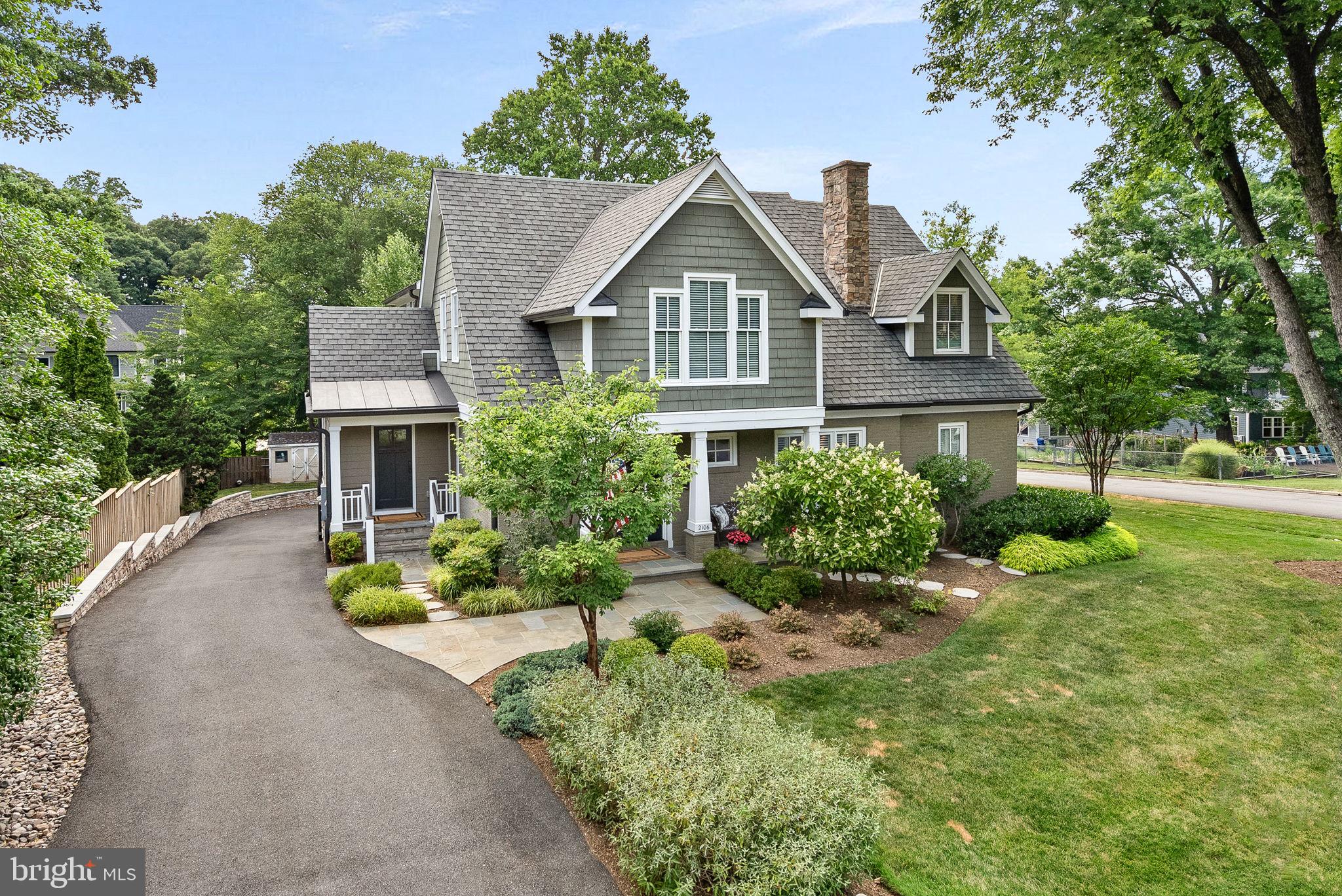 WESTHAMPTON - Residential
