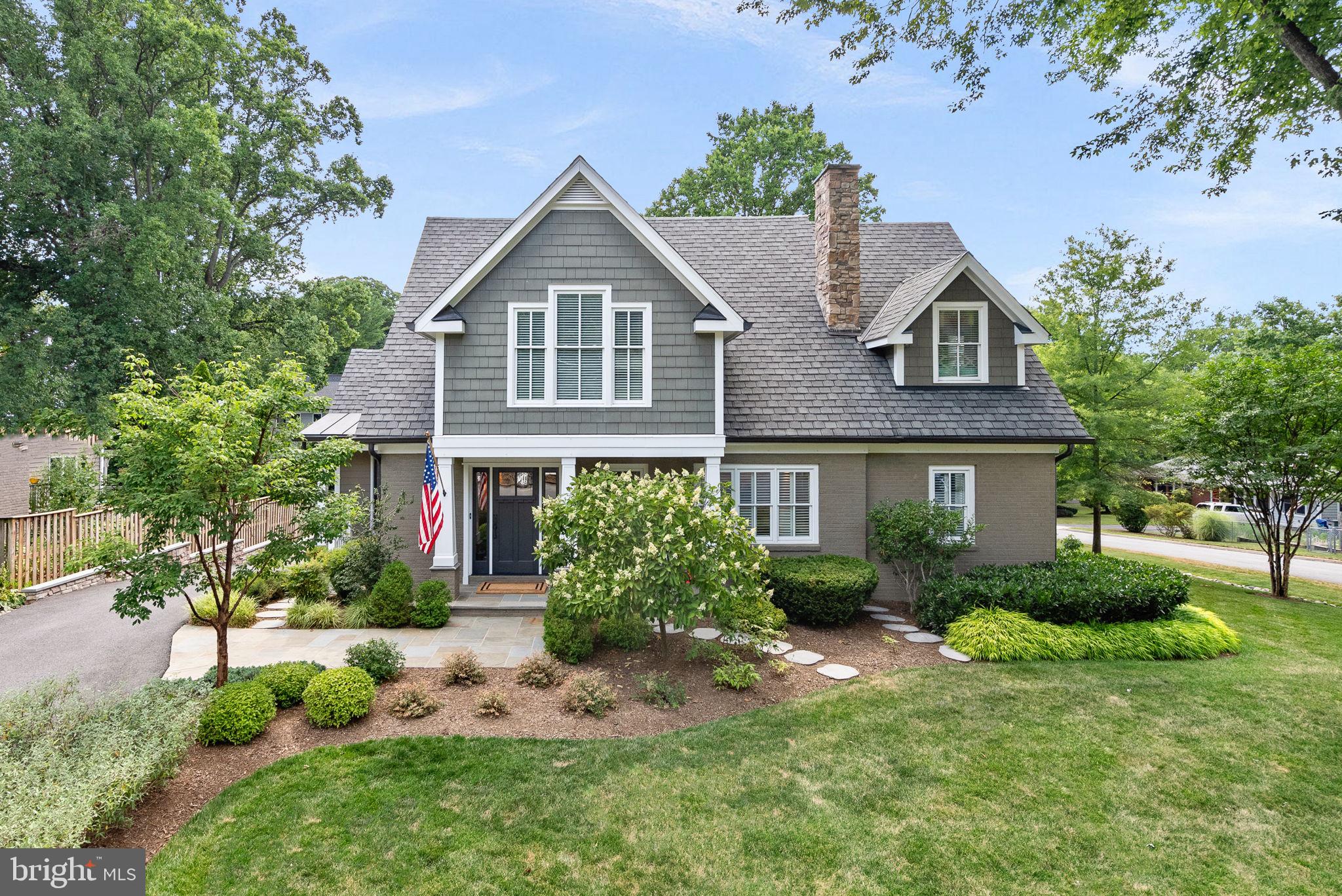 WESTHAMPTON - Residential
