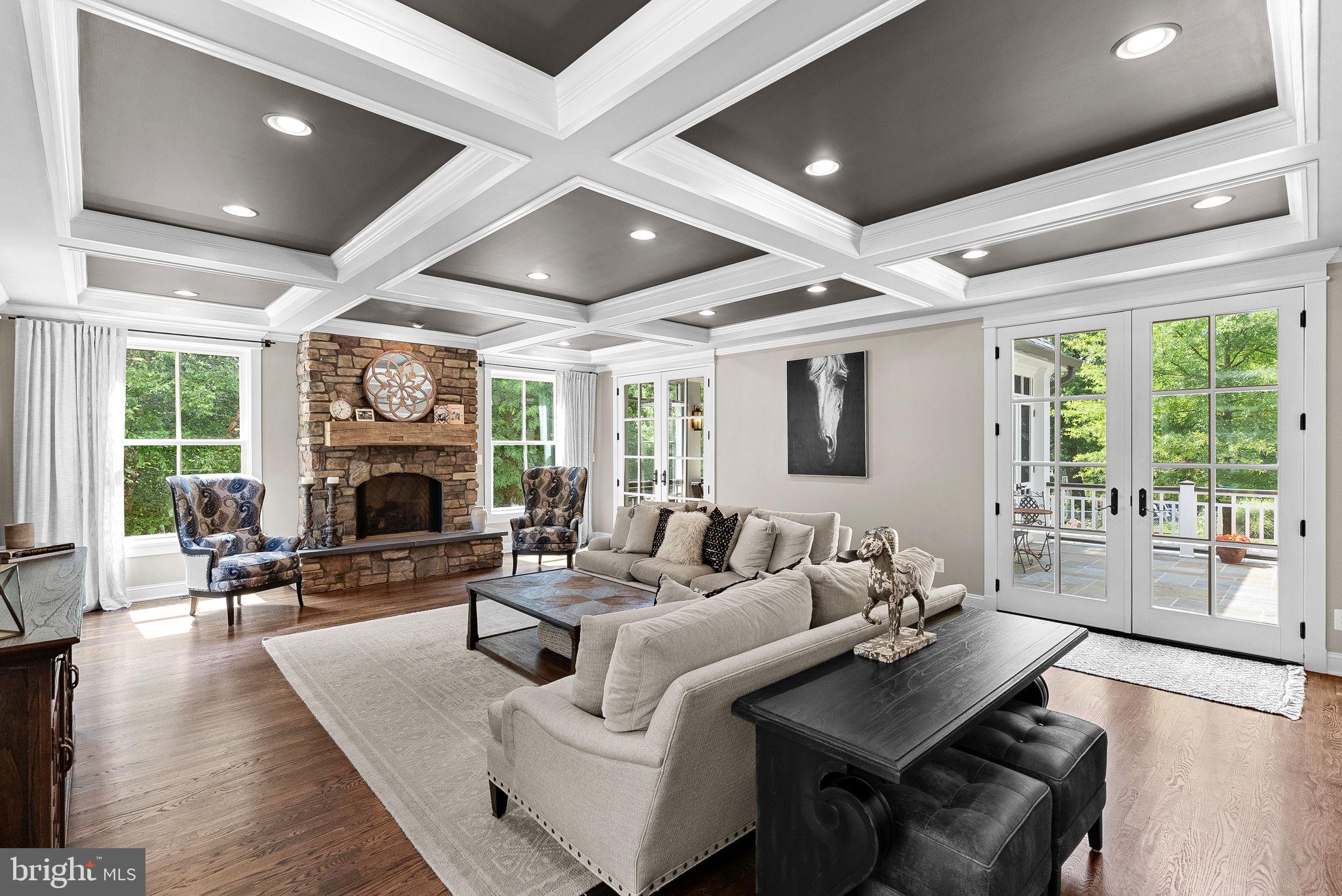 WESTHAMPTON - Residential