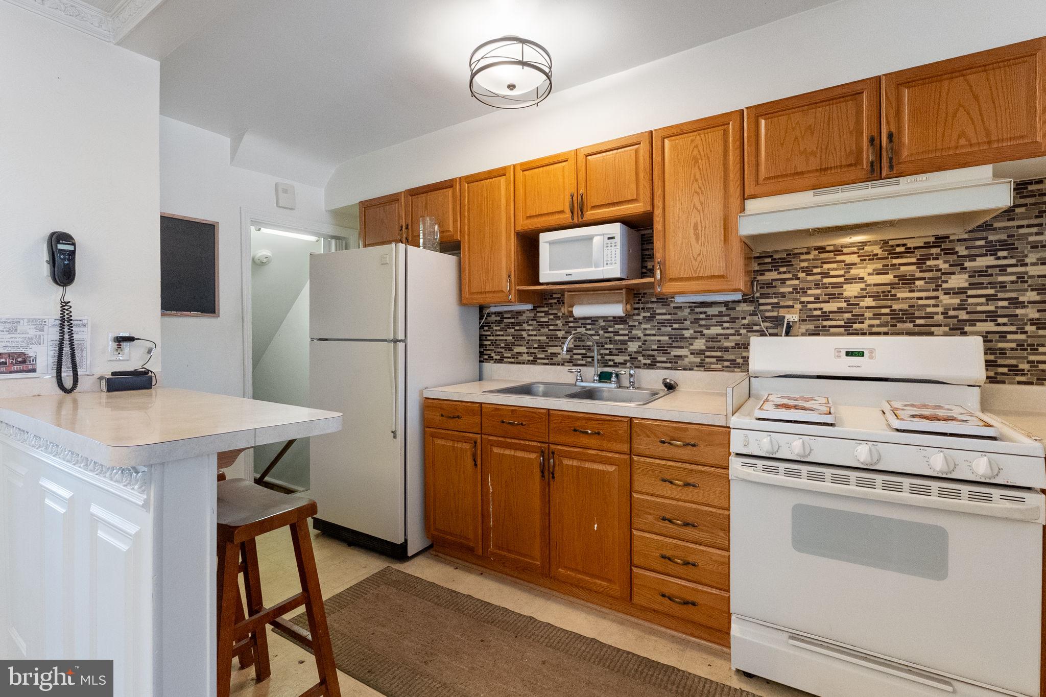 MERRITT HOMES - Residential