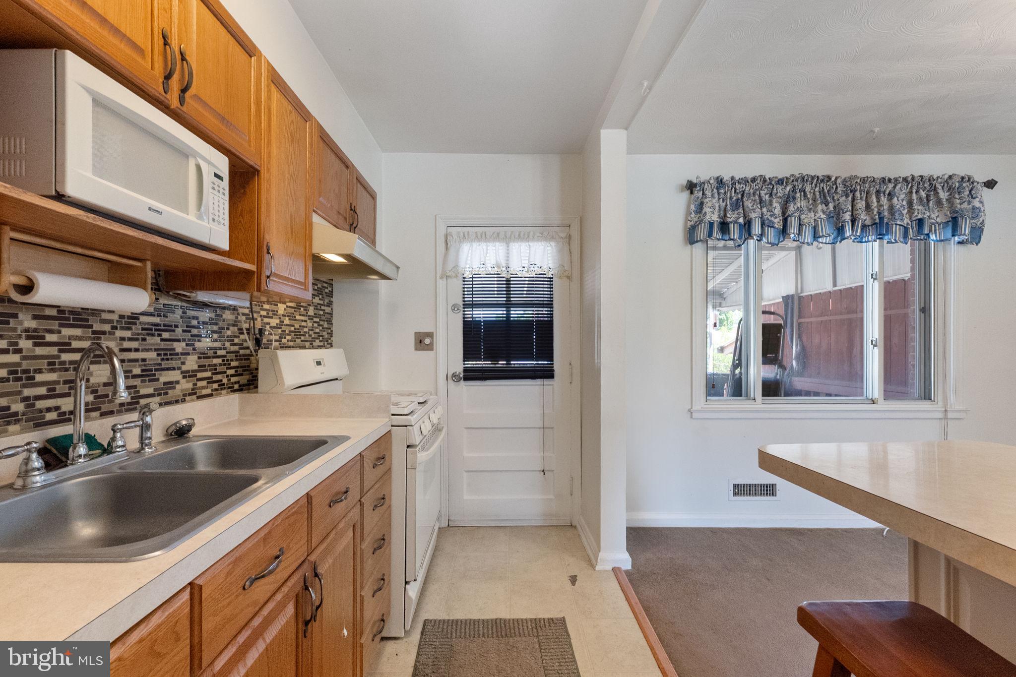 MERRITT HOMES - Residential