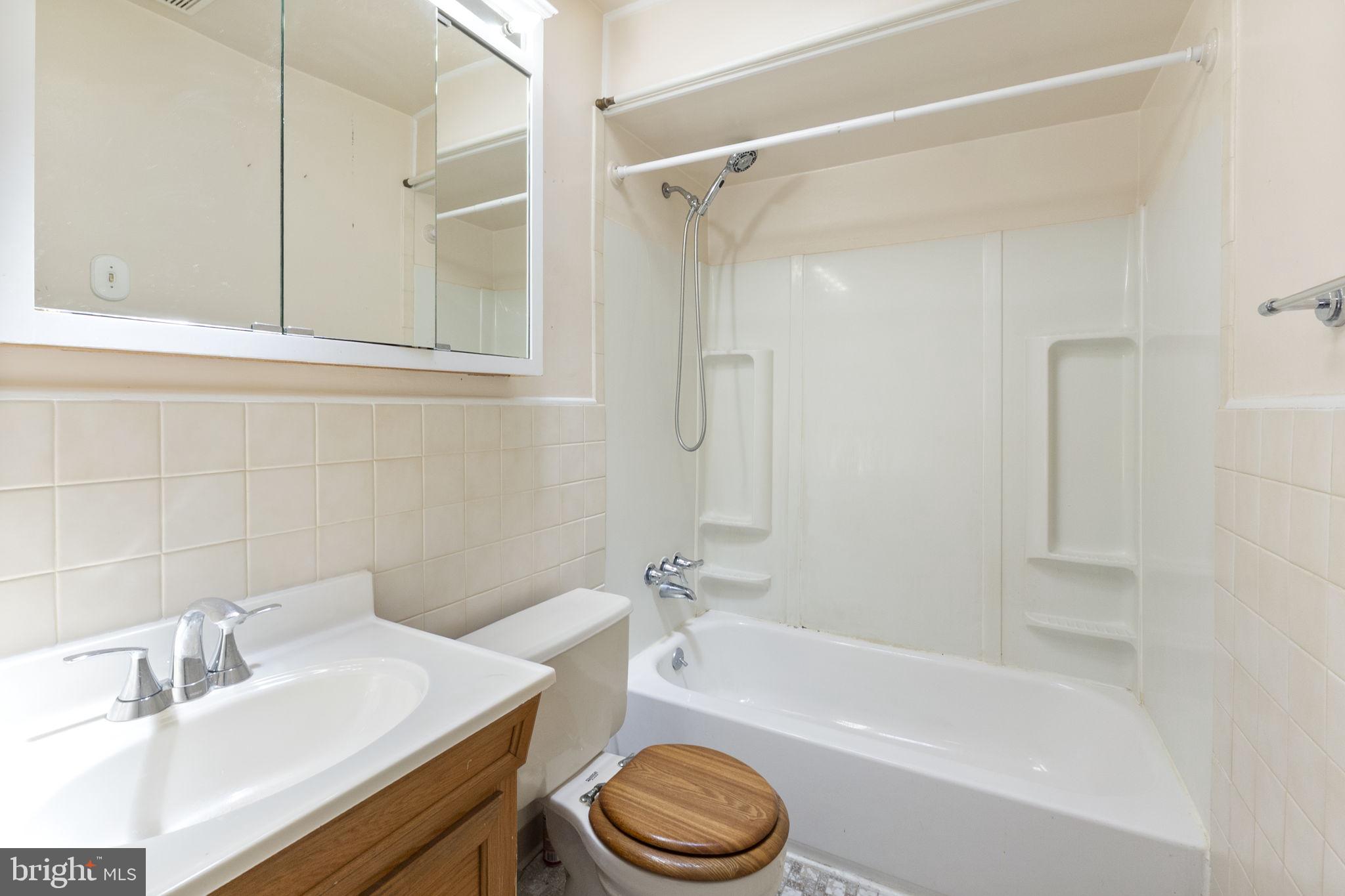 MERRITT HOMES - Residential
