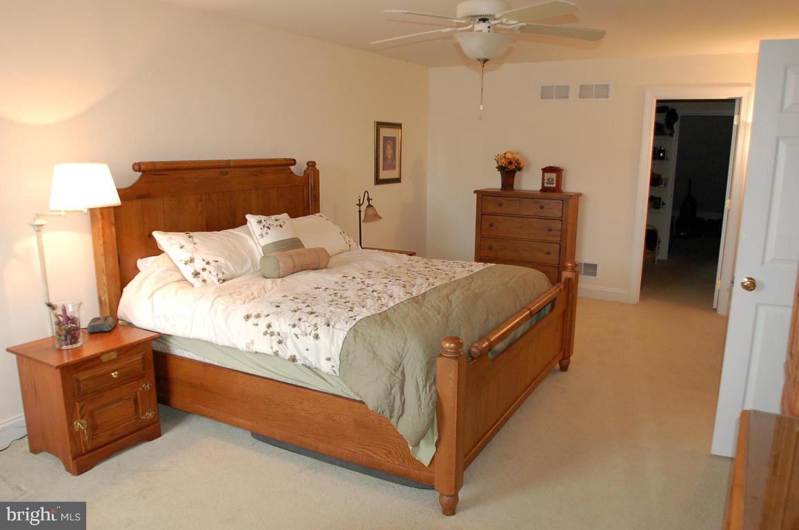 SUMMIT POINTE - Residential