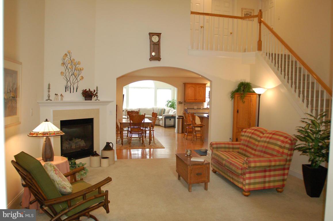 SUMMIT POINTE - Residential