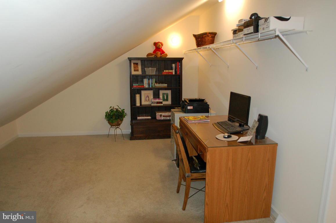 SUMMIT POINTE - Residential