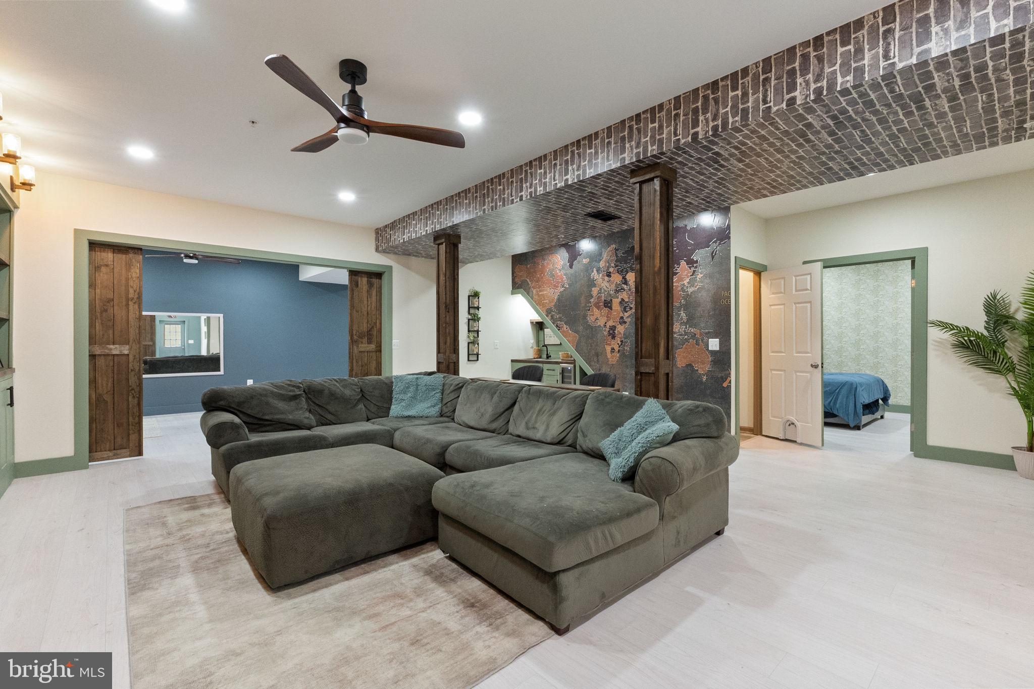 CLEMENTS LANDING - Residential