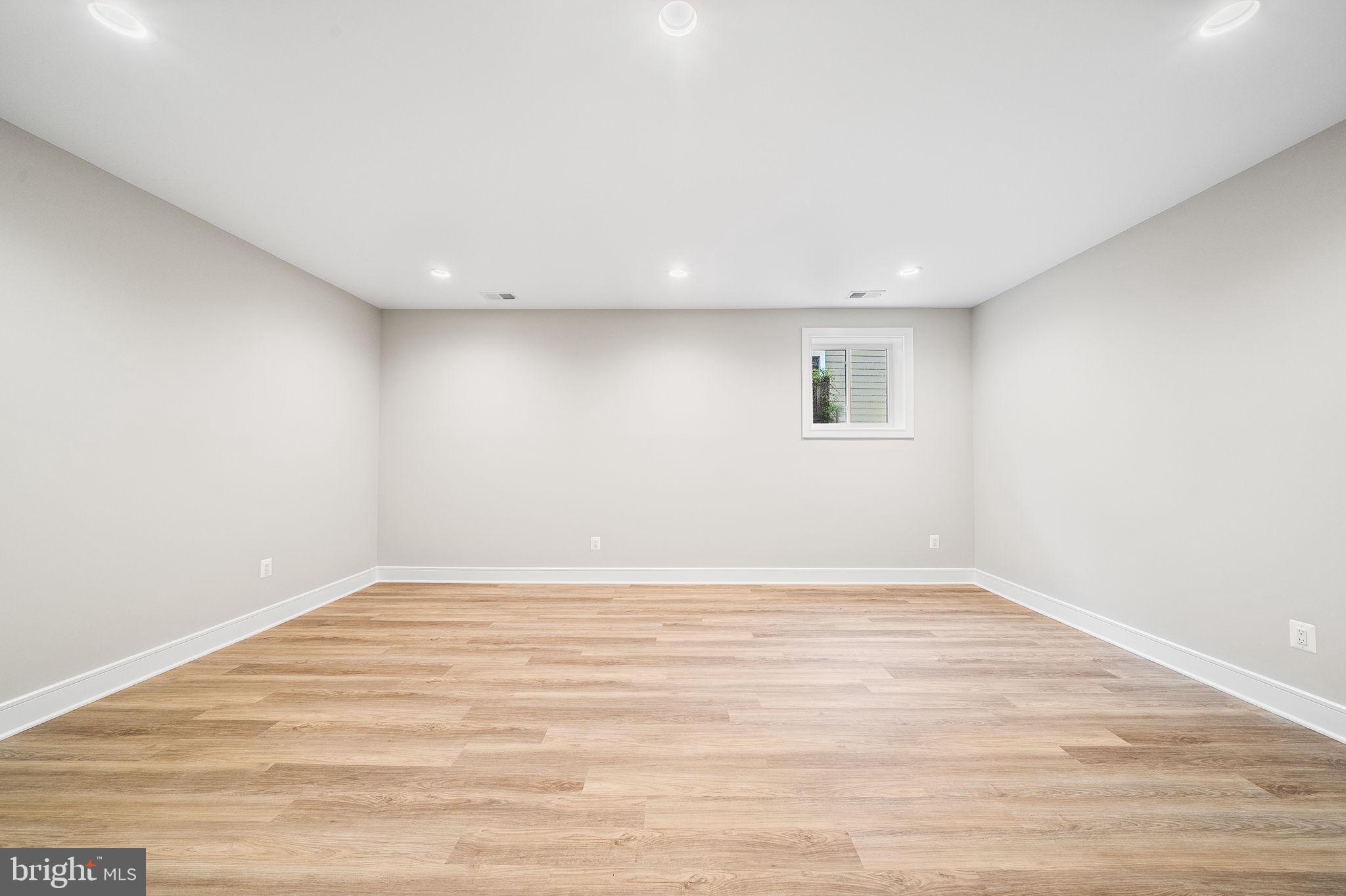 BRILYN PARK - Residential