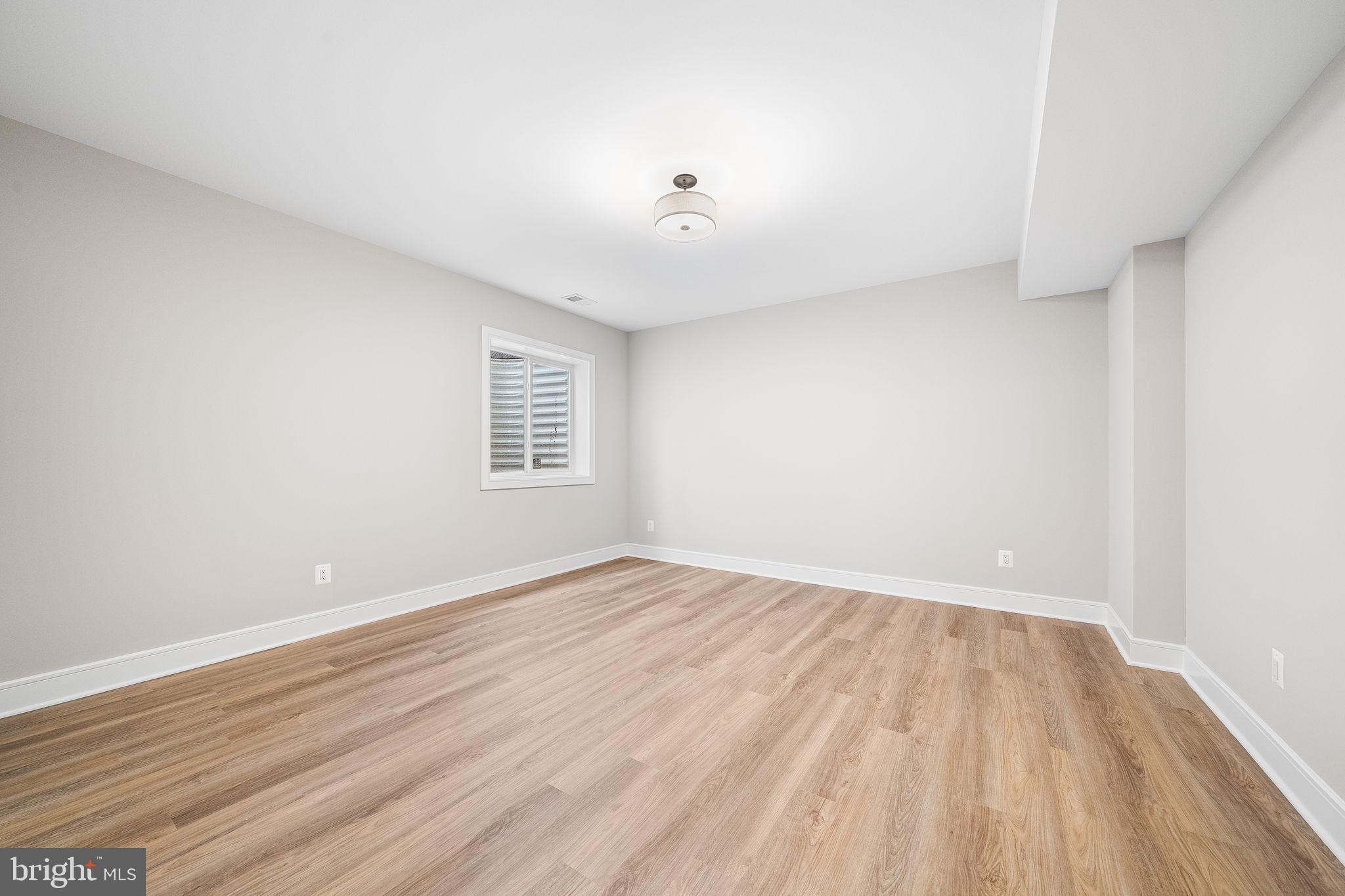 BRILYN PARK - Residential