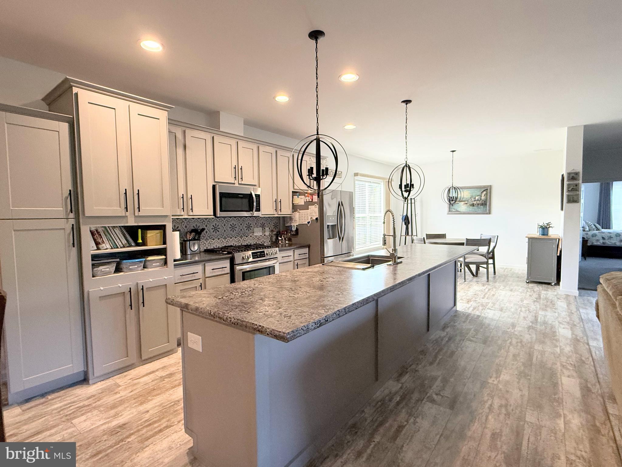 POTNETS CREEKSIDE - Residential