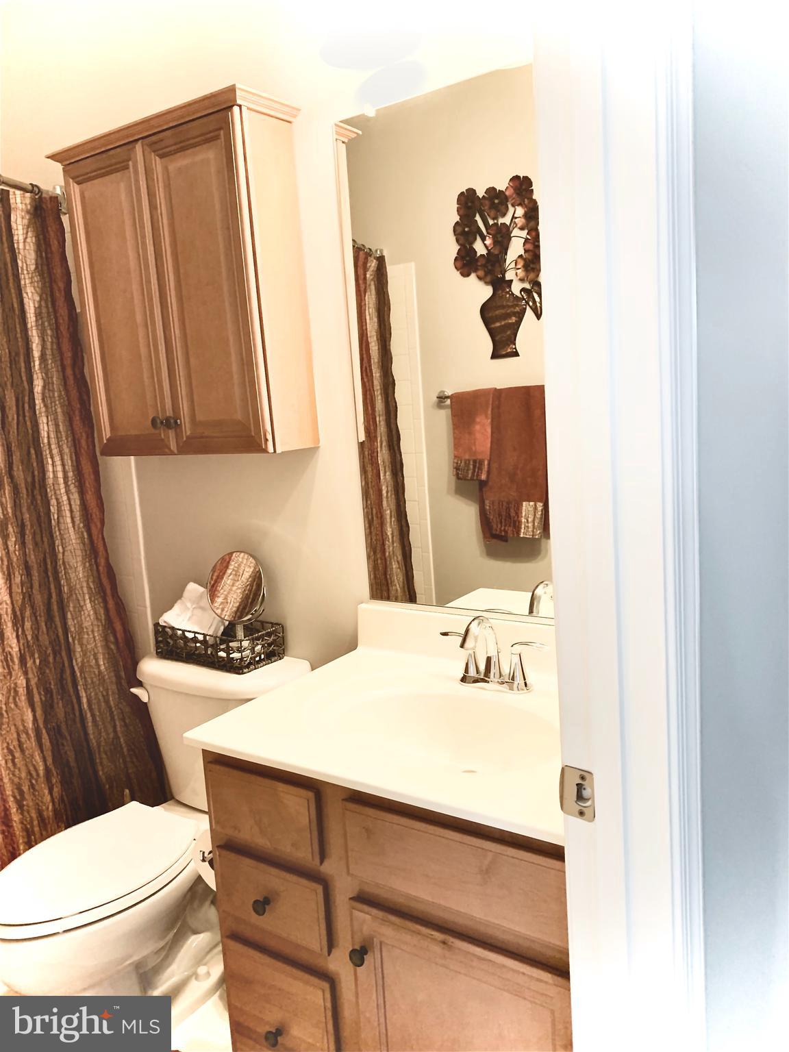 RESIDENCES AT LANSDOWNE - Residential Lease