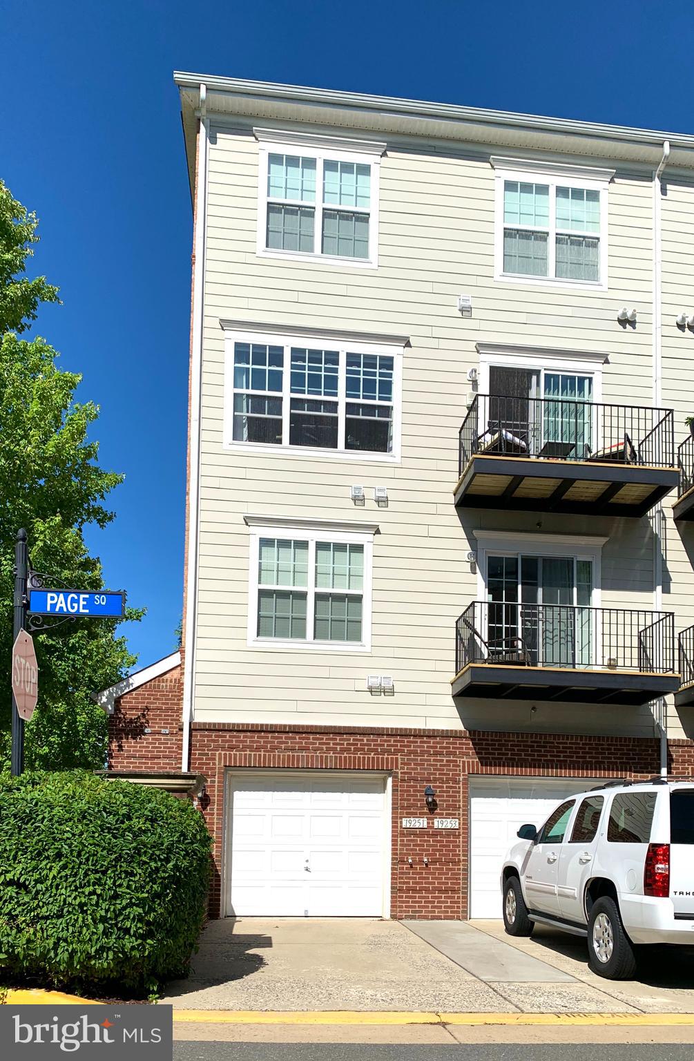 RESIDENCES AT LANSDOWNE - Residential Lease