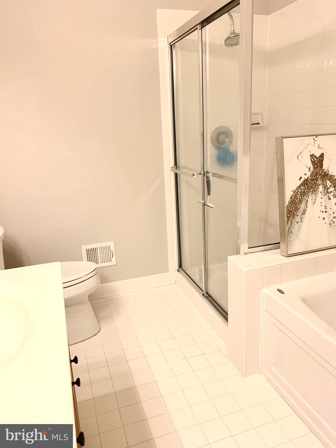 RESIDENCES AT LANSDOWNE - Residential Lease