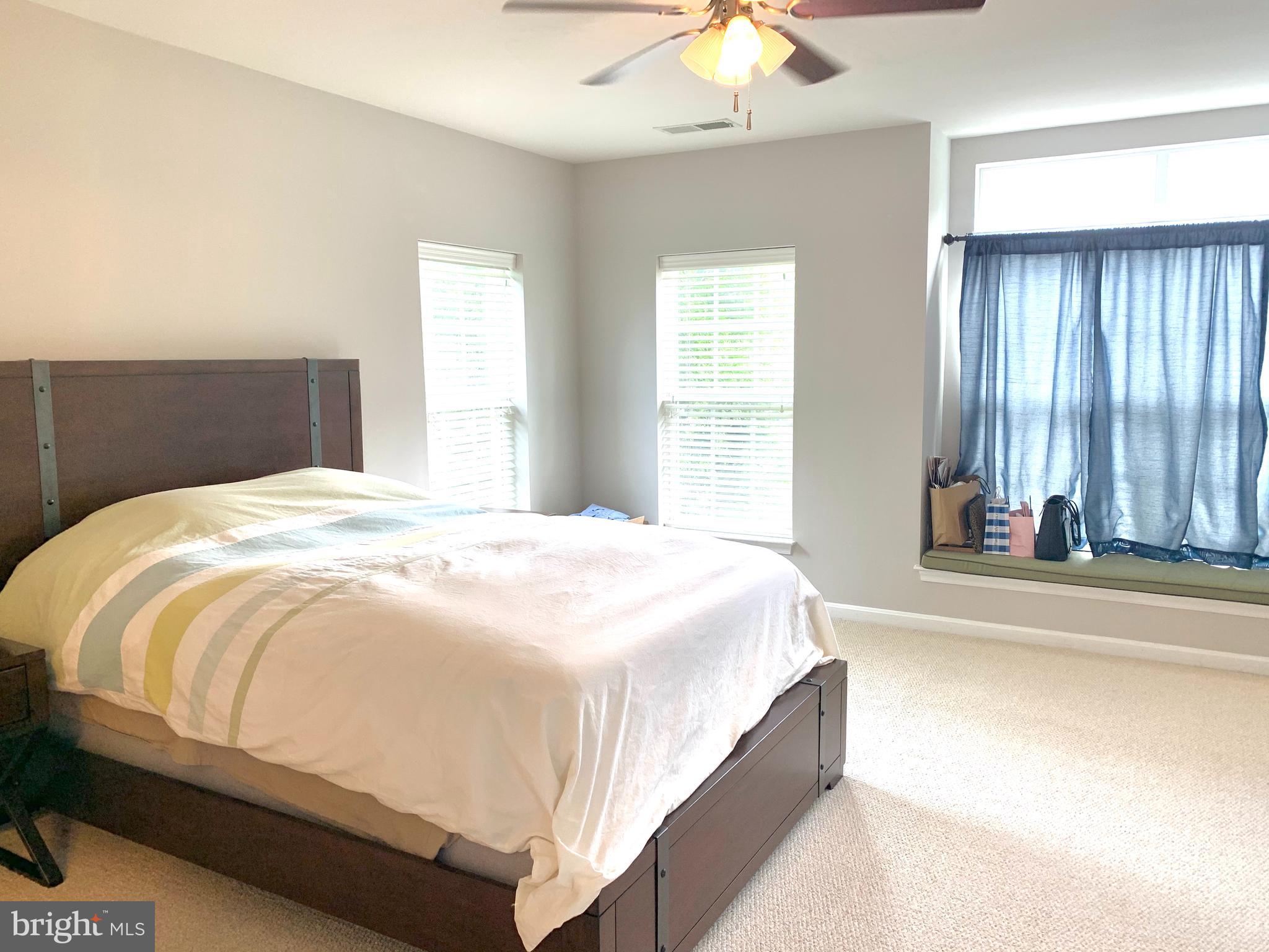 RESIDENCES AT LANSDOWNE - Residential Lease