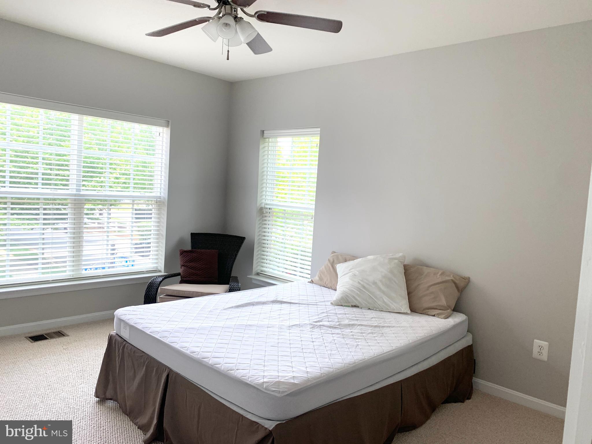 RESIDENCES AT LANSDOWNE - Residential Lease