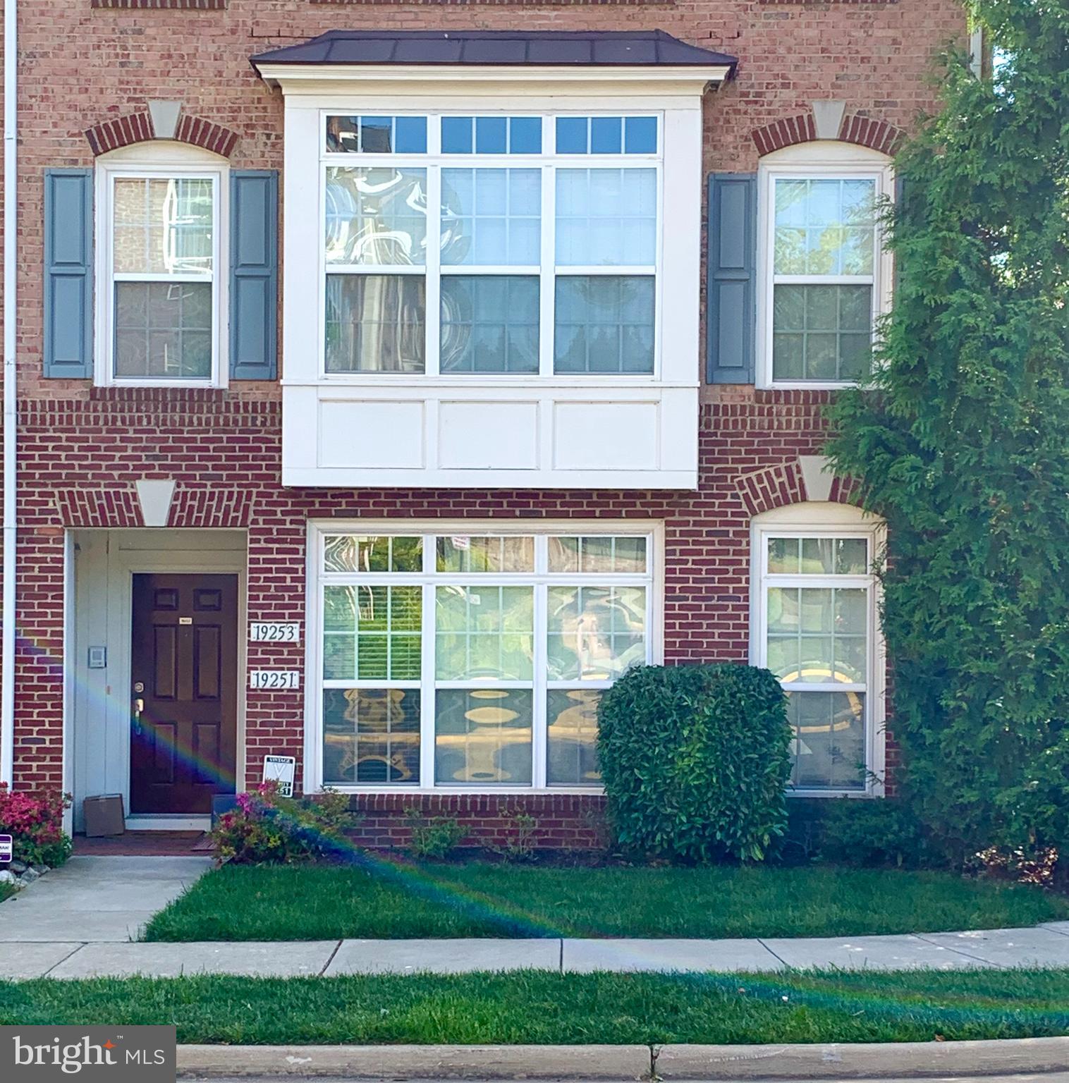 RESIDENCES AT LANSDOWNE - Residential Lease