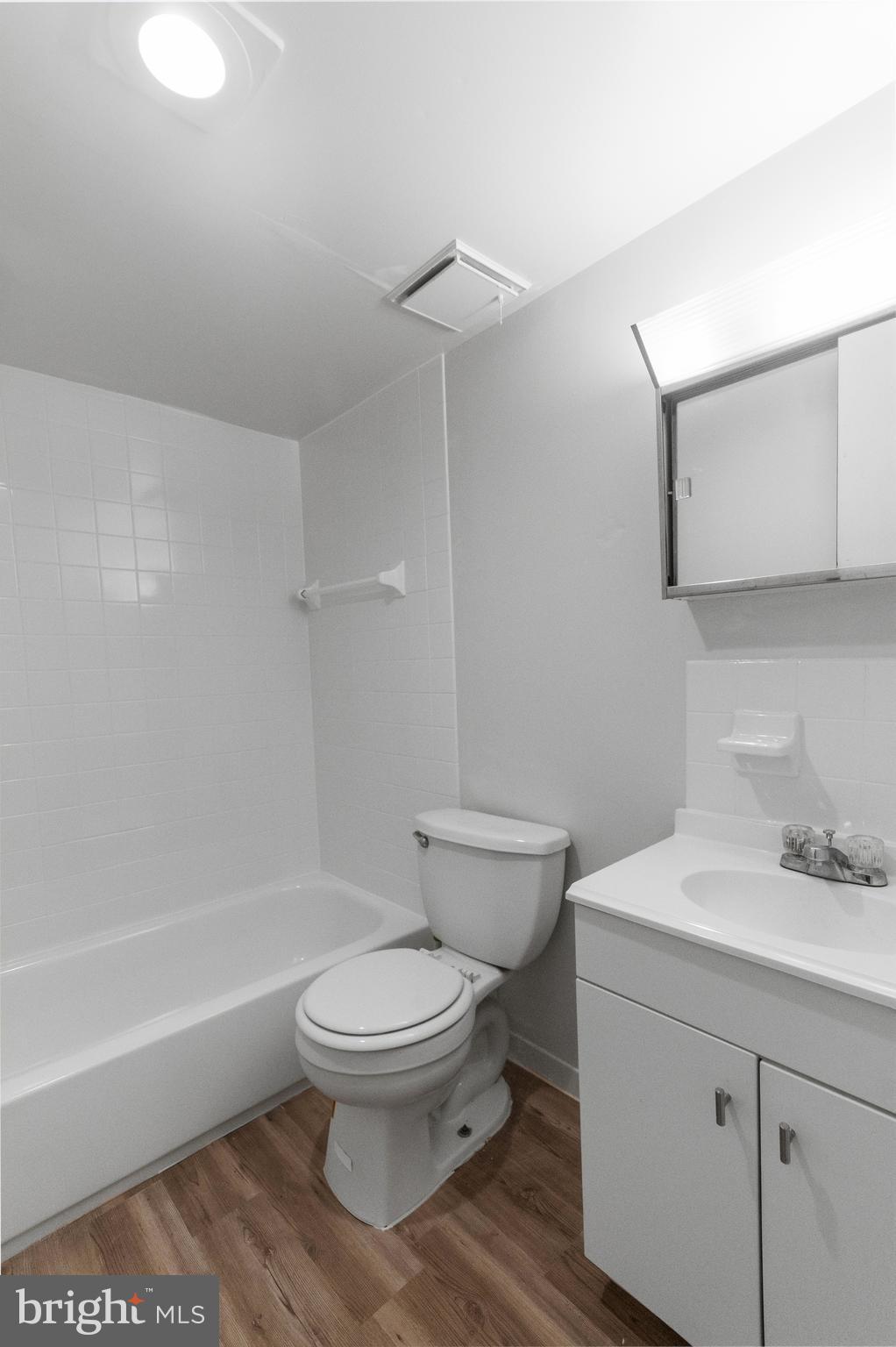 BENTLEY SQUARE - Residential