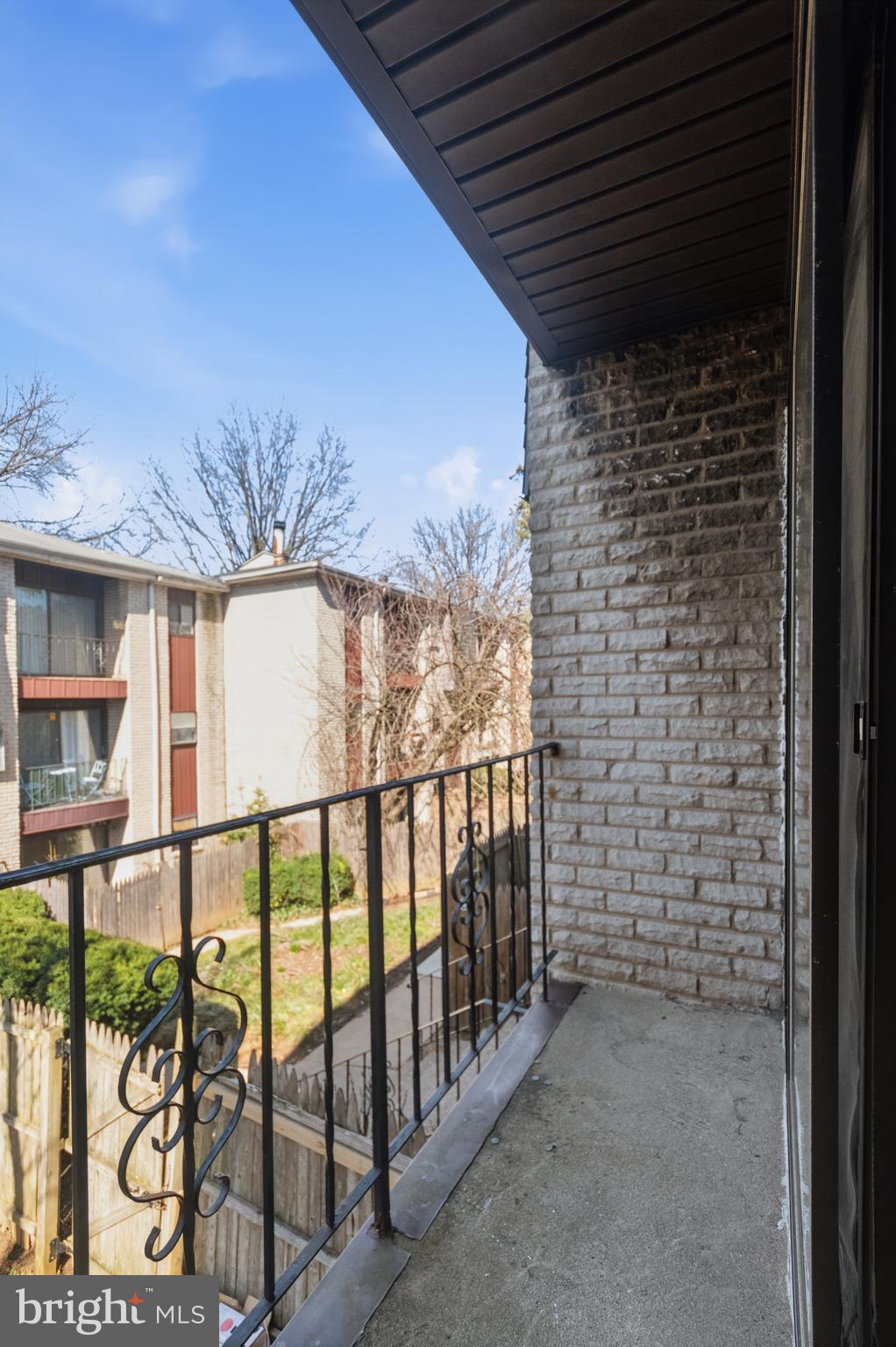 BENTLEY SQUARE - Residential
