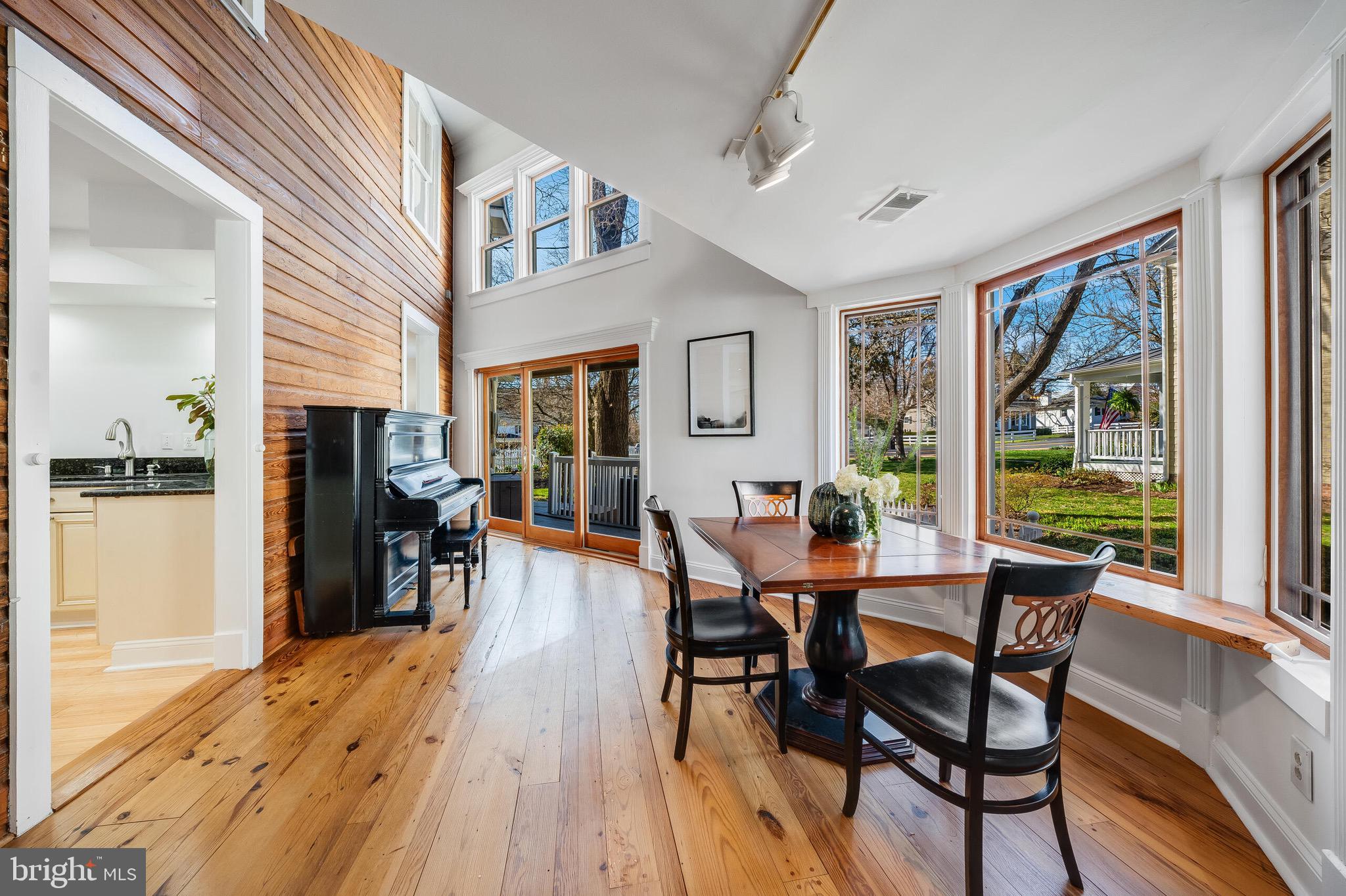 LEESBURG TOWN - Residential