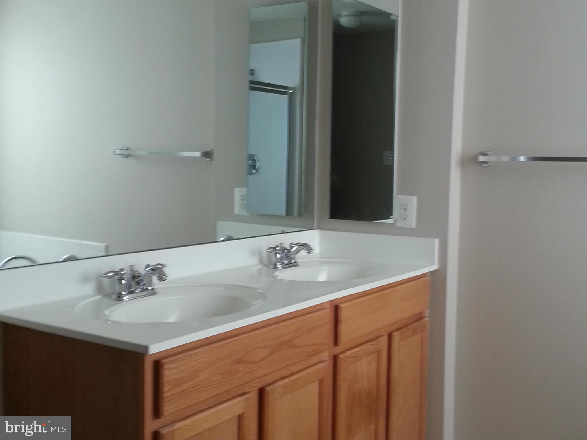LAKELAND PLACE - Residential