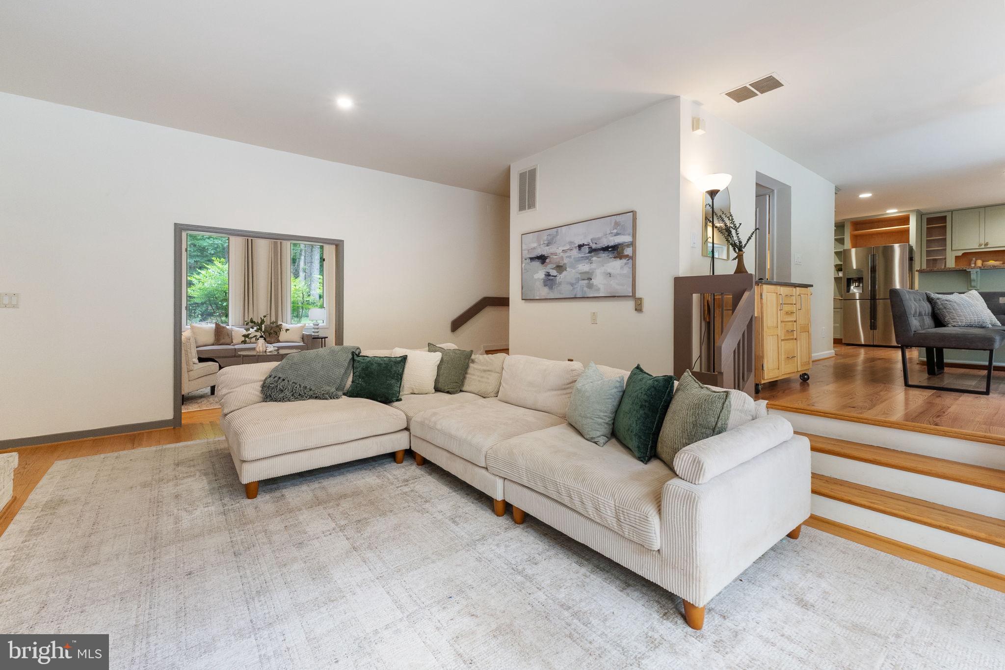 DOMINION VALLEY HUNT - Residential