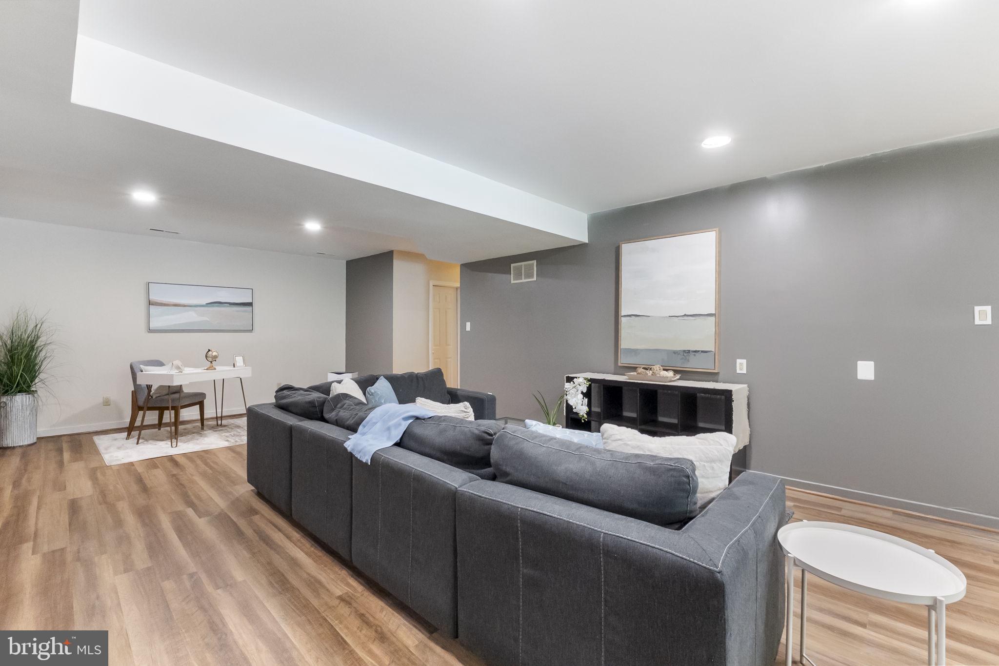 DOMINION VALLEY HUNT - Residential