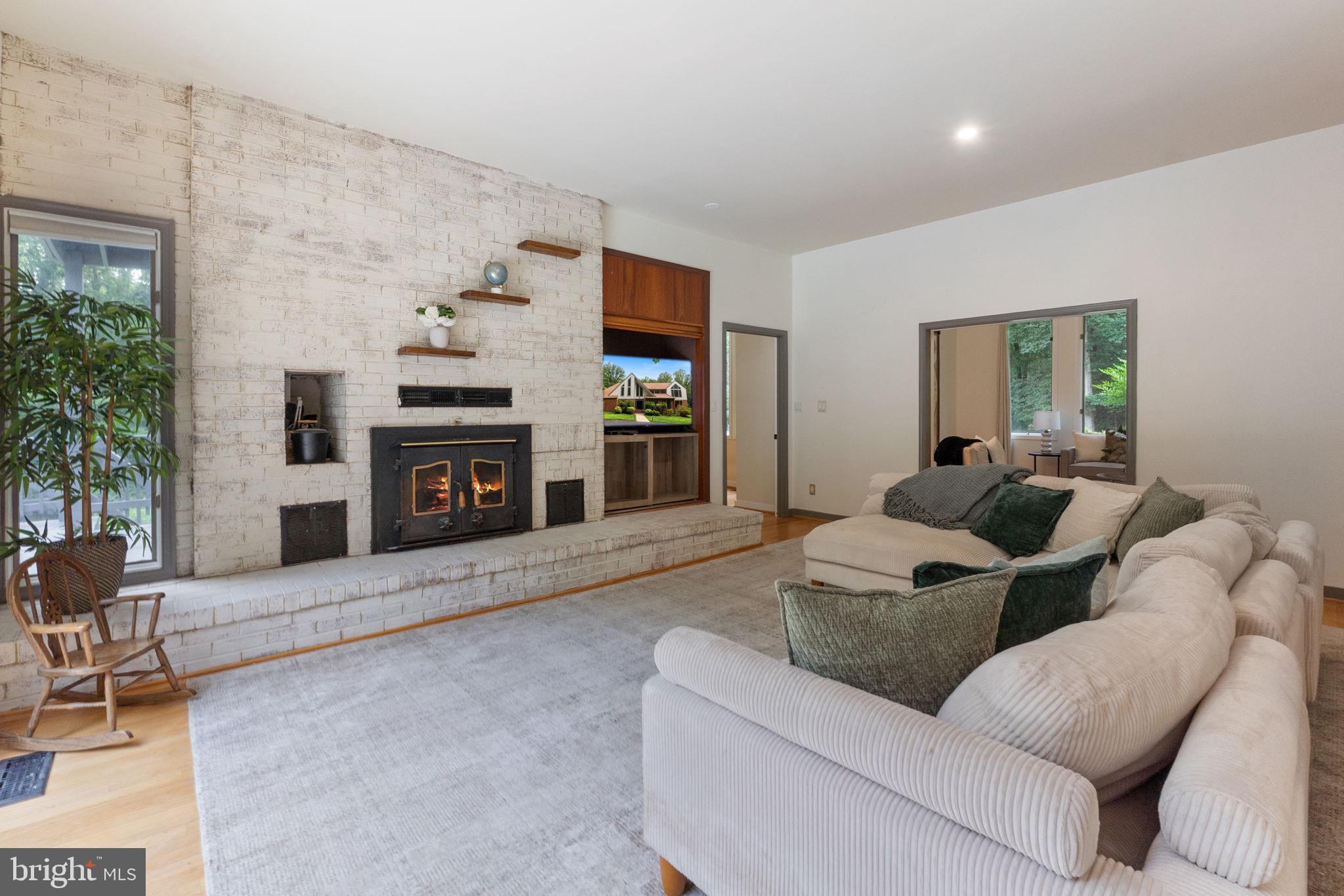 DOMINION VALLEY HUNT - Residential