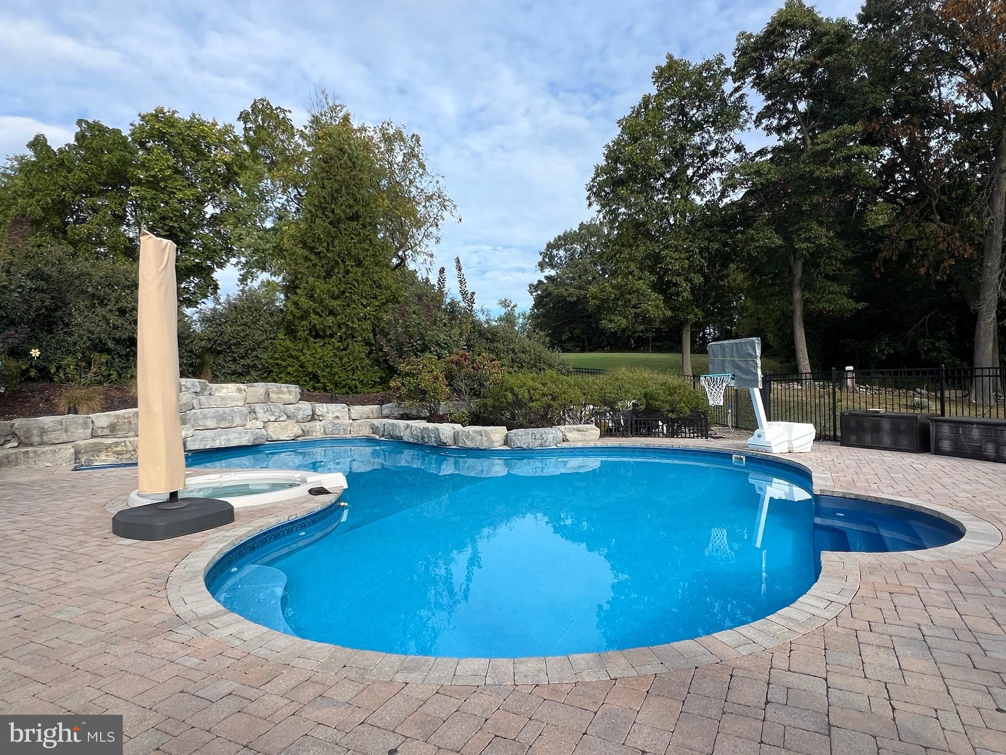 SUMMIT AT STONEMILL - Residential