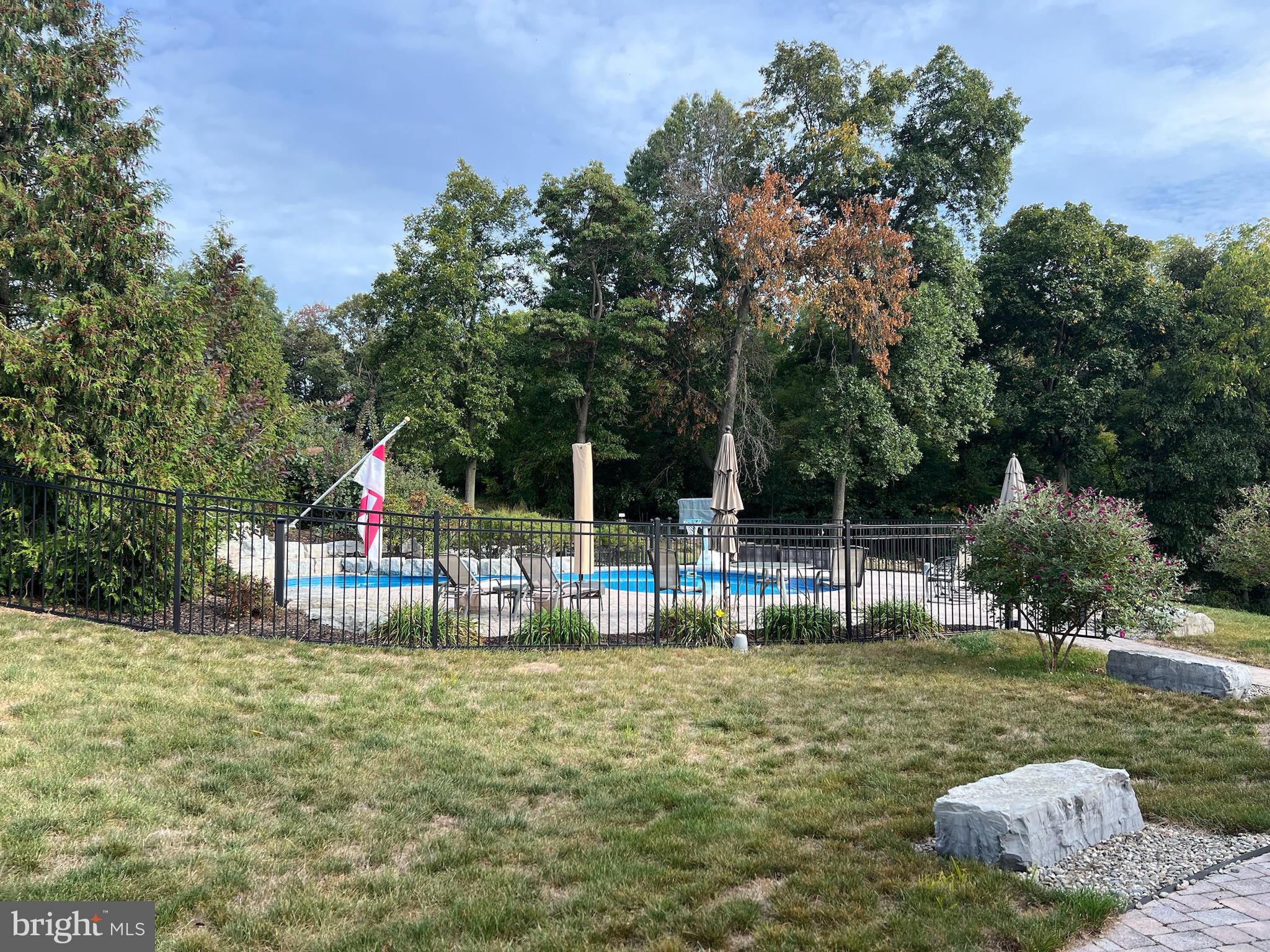 SUMMIT AT STONEMILL - Residential