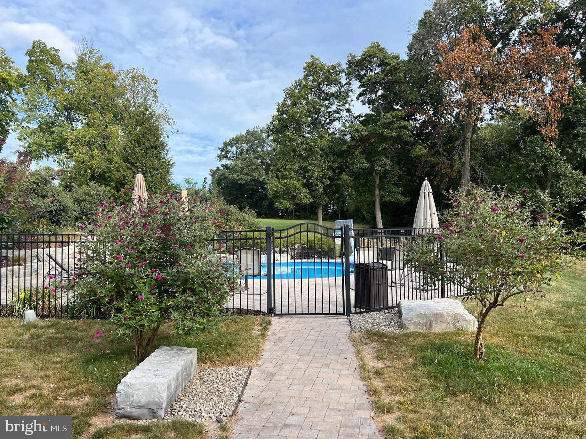 SUMMIT AT STONEMILL - Residential