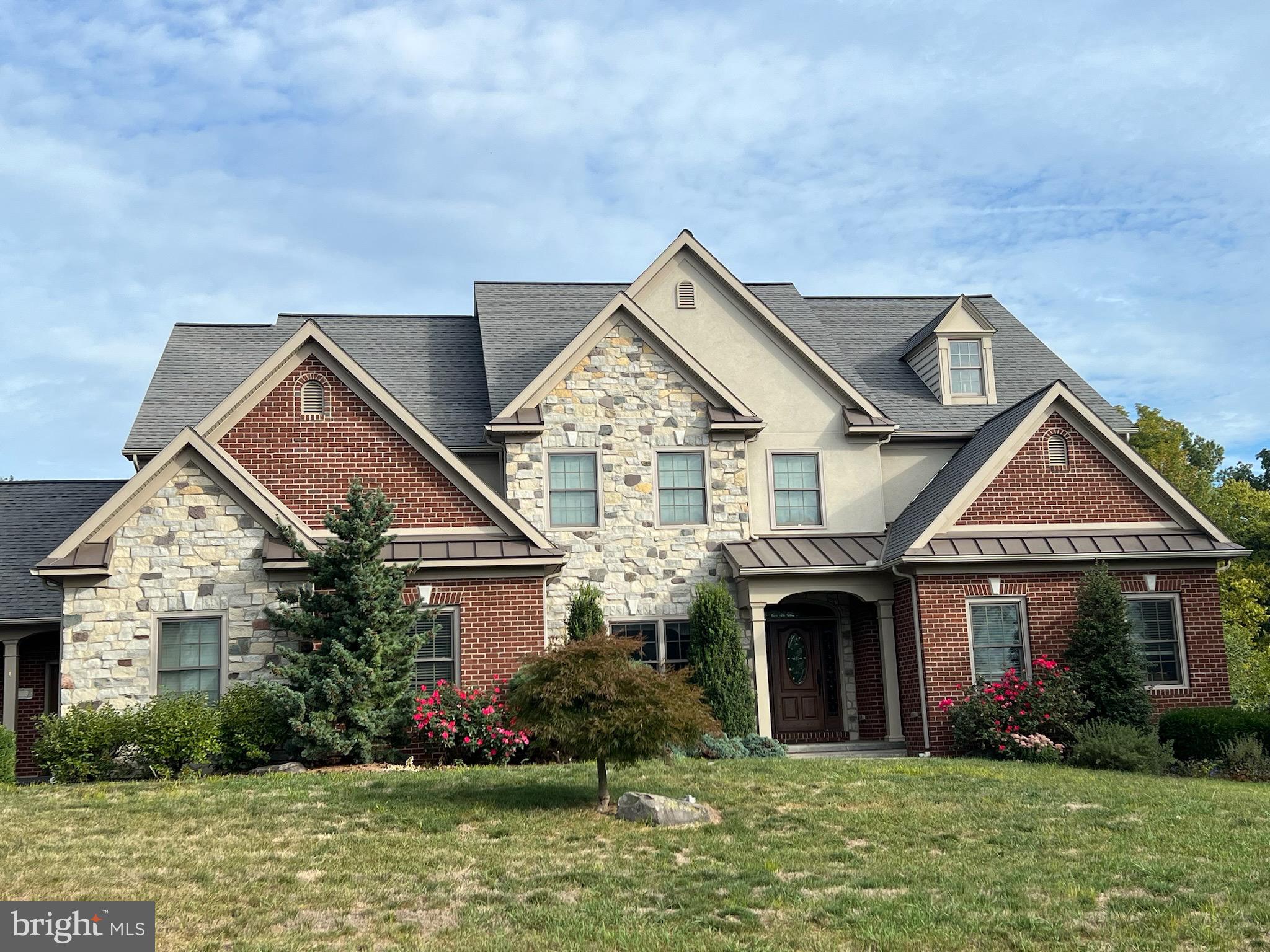 SUMMIT AT STONEMILL - Residential