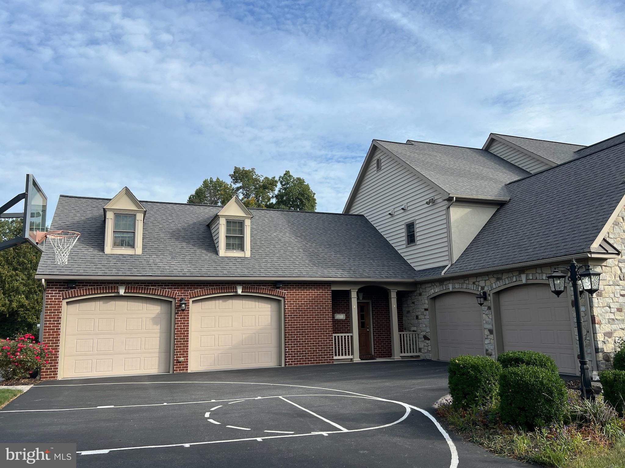 SUMMIT AT STONEMILL - Residential