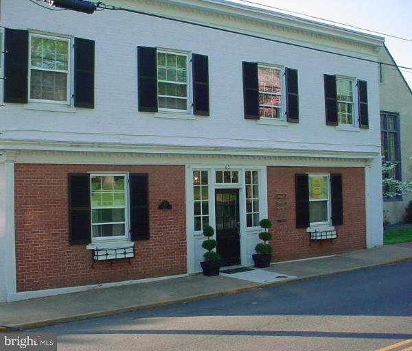 Fantastic location on Culpeper Street near court house and county offices. 2 room suite with common bathroom.  Rent includes most utilities.